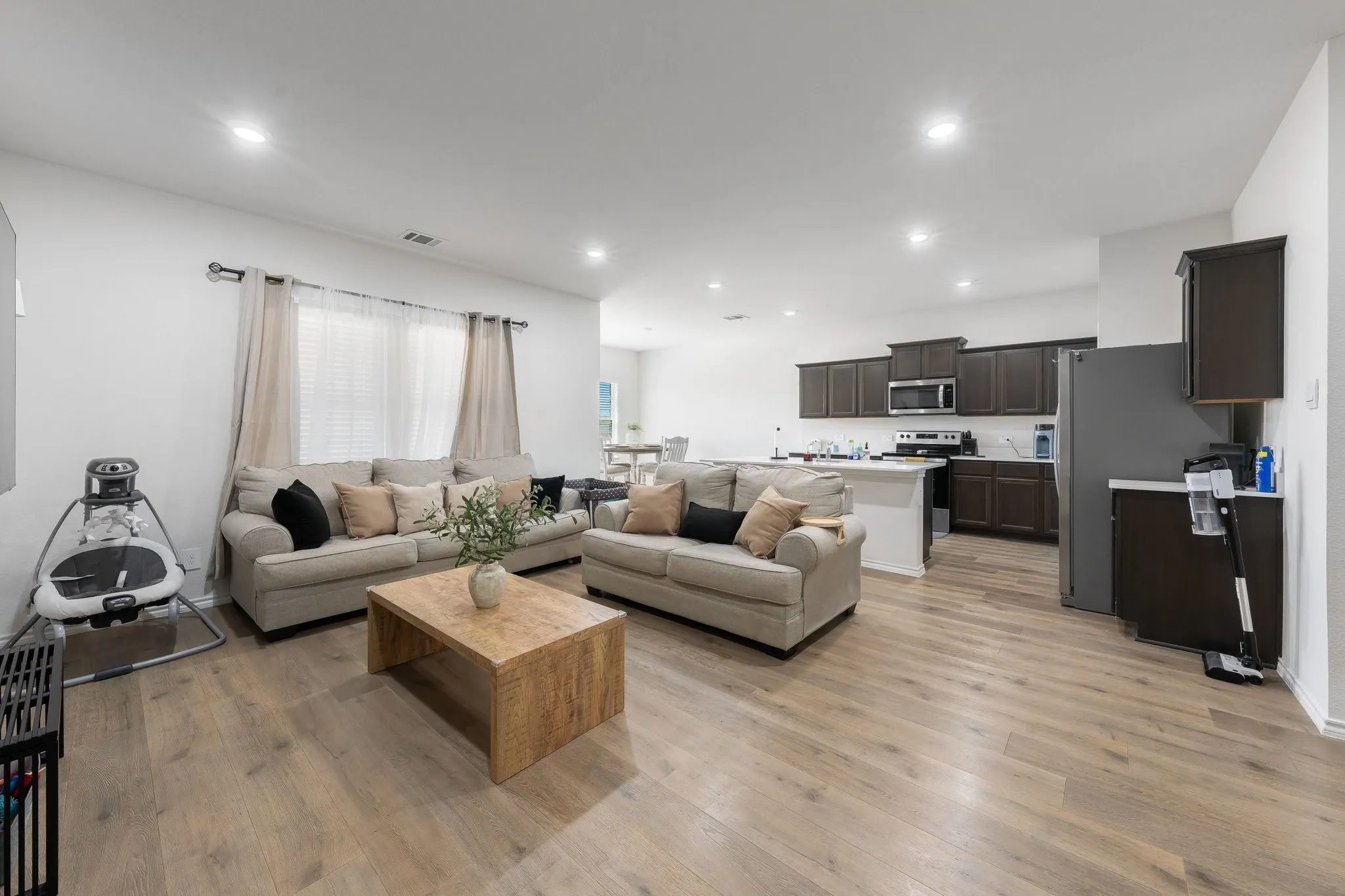 Single Family Residence For Sale in Ellis County , 884 Jett Drive, Ferris, Texas 75125, 4 Bedroom, 3 Bathroom, 2 Garage spaces, 2,396 Sqft, built in 2023, mls#21382078, Real Estate Agent in Ferris, Homes For Sale in Ellis county, Homes For Sale in Ferris, Realtor in Ferris Texas, Real Estate Brokerage Independent Realty Texas, Luminita Cordes Realtor