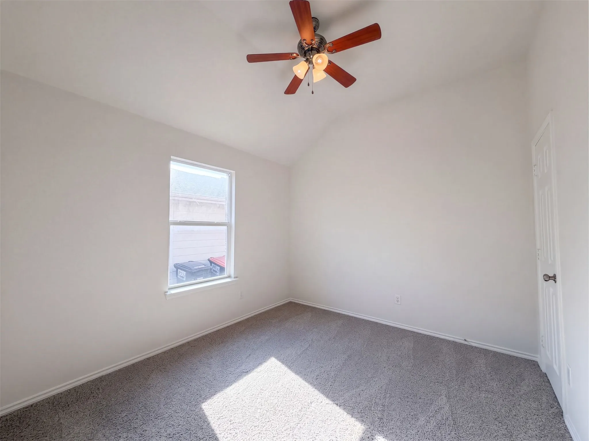 Single Family Residence For Sale in Collin County , 804 Bamboo Drive, Anna, Texas 75409, 3 Bedroom, 2 Bathroom, 2 Garage spaces, 1,412 Sqft, built in 2010, mls#21390087, Real Estate Agent in Anna, Homes For Sale in Collin county, Homes For Sale in Anna, Realtor in Anna Texas, Real Estate Brokerage Independent Realty Texas, Luminita Cordes Realtor