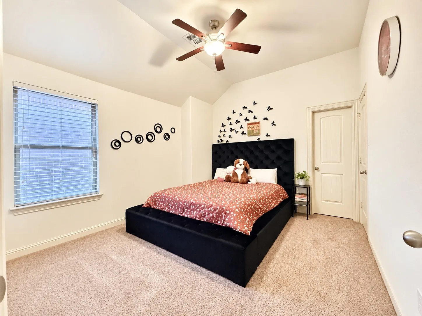 Upstairs Bedroom #4