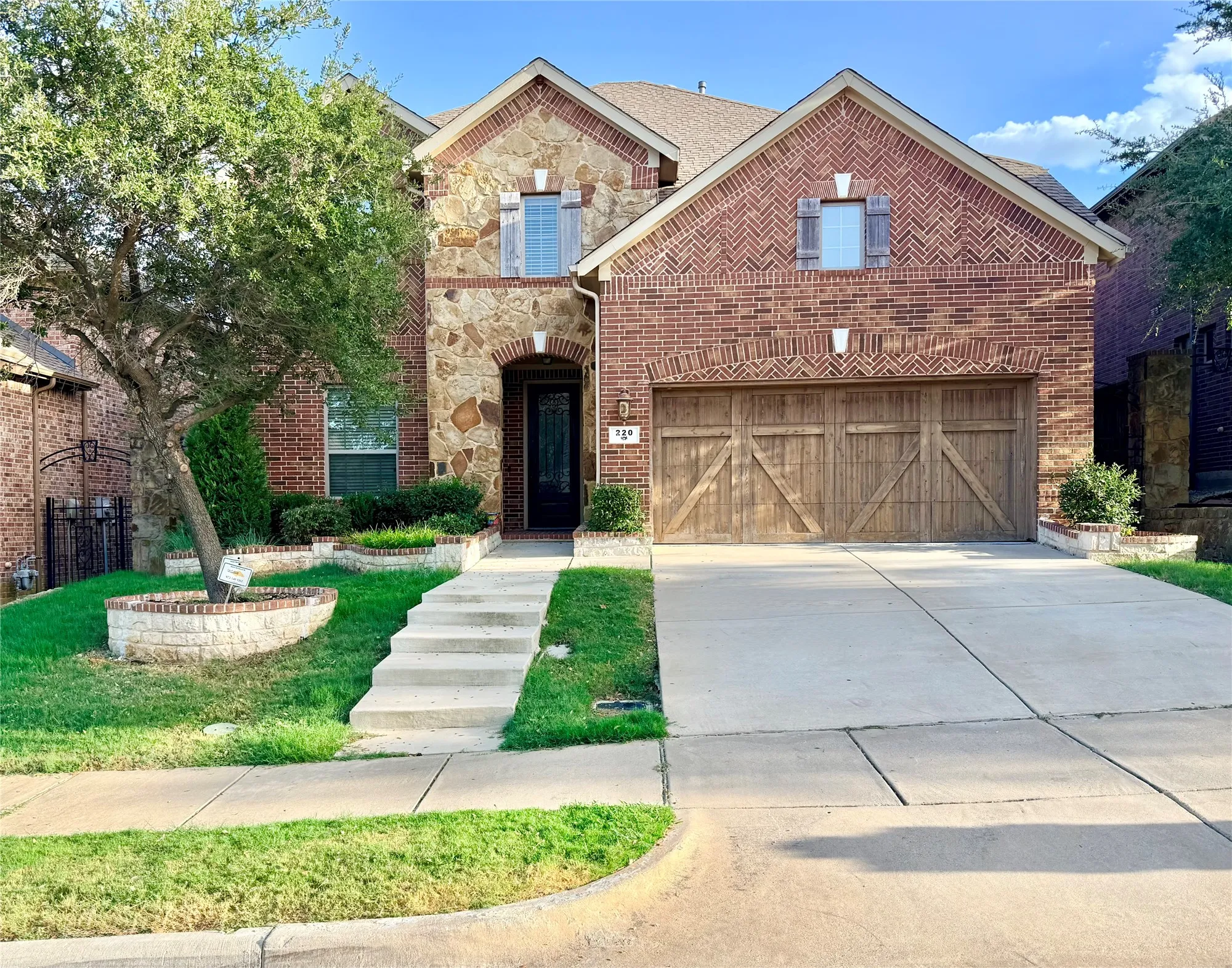 Single Family Residence For Sale in Dallas County , 220 Rolling Fork Bend, Irving, Texas 75039, 4 Bedroom, 4 Bathroom, 2 Garage spaces, 3,266 Sqft, built in 2012, mls#21389902, Real Estate Agent in Irving, Homes For Sale in Dallas county, Homes For Sale in Irving, Realtor in Irving Texas, Real Estate Brokerage Independent Realty Texas, Luminita Cordes Realtor