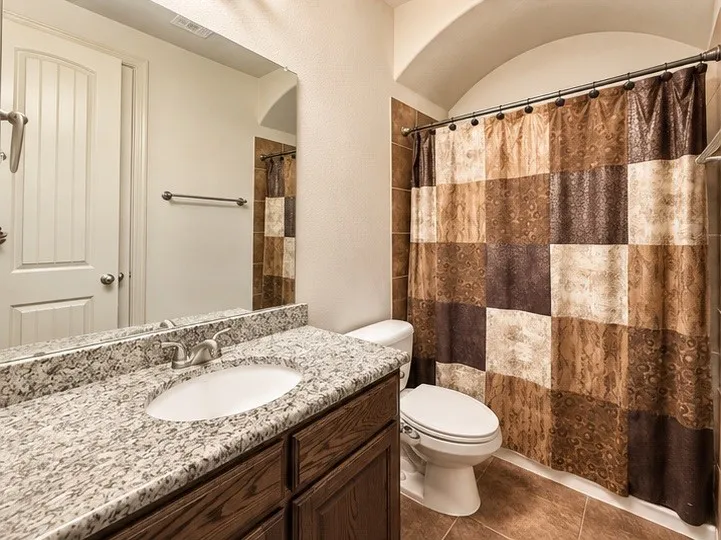 Single Family Residence For Sale in Dallas County , 220 Rolling Fork Bend, Irving, Texas 75039, 4 Bedroom, 4 Bathroom, 2 Garage spaces, 3,266 Sqft, built in 2012, mls#21389902, Real Estate Agent in Irving, Homes For Sale in Dallas county, Homes For Sale in Irving, Realtor in Irving Texas, Real Estate Brokerage Independent Realty Texas, Luminita Cordes Realtor