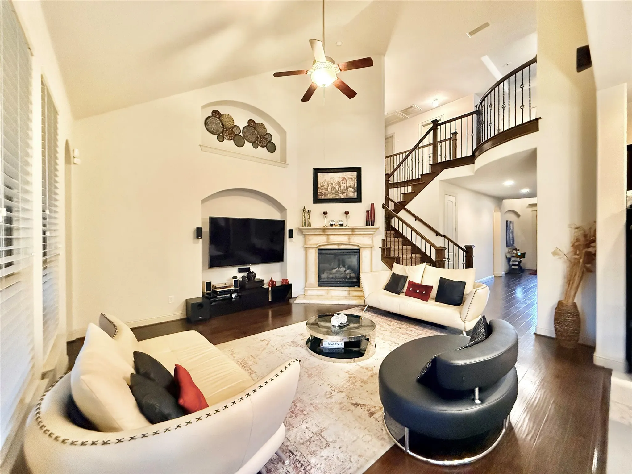 Single Family Residence For Sale in Dallas County , 220 Rolling Fork Bend, Irving, Texas 75039, 4 Bedroom, 4 Bathroom, 2 Garage spaces, 3,266 Sqft, built in 2012, mls#21389902, Real Estate Agent in Irving, Homes For Sale in Dallas county, Homes For Sale in Irving, Realtor in Irving Texas, Real Estate Brokerage Independent Realty Texas, Luminita Cordes Realtor