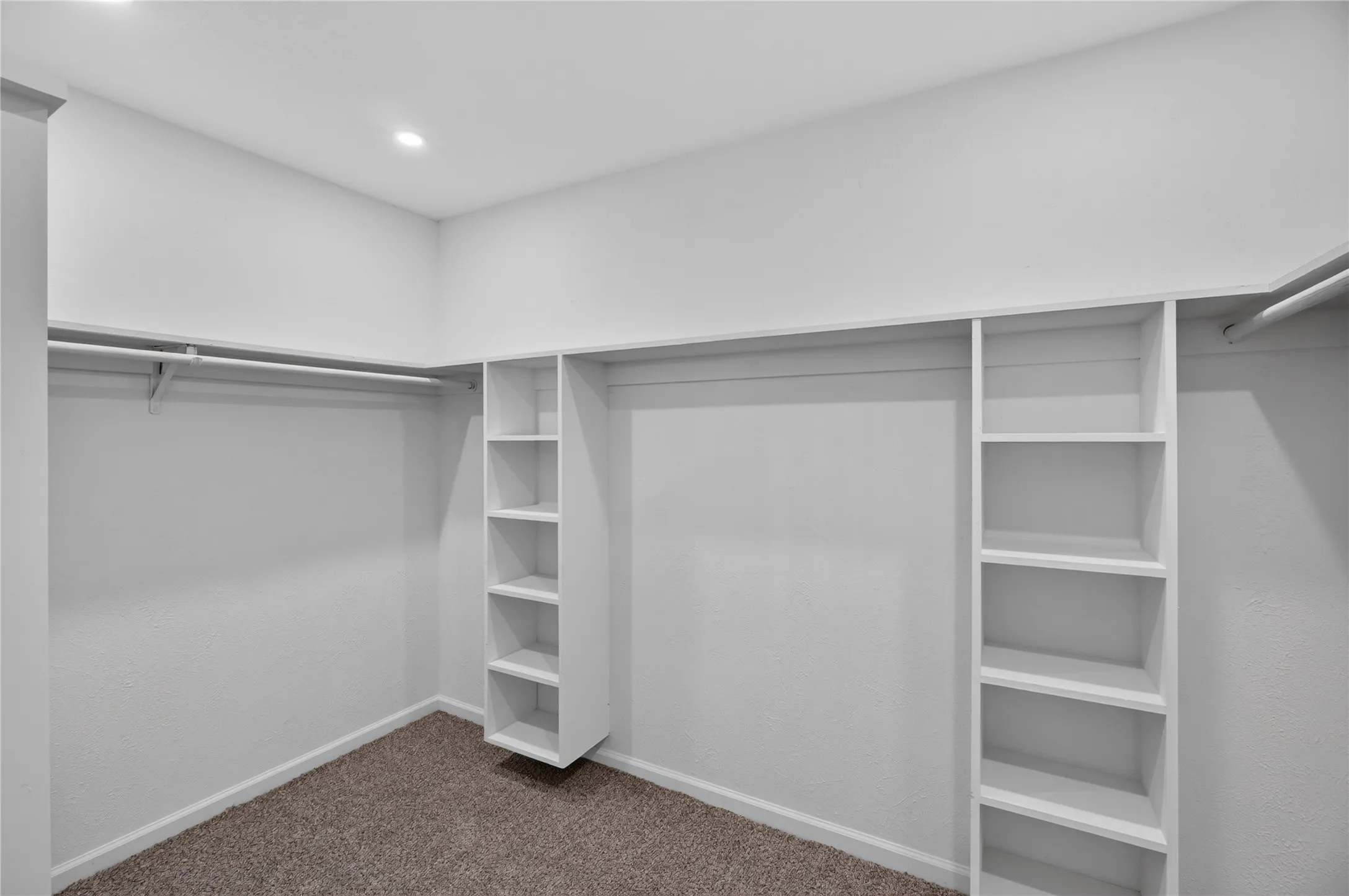 Single Family Residence For Sale in Tarrant County , 2630 Winslow Drive, Grand Prairie, Texas 75052, 4 Bedroom, 3 Bathroom, 2 Garage spaces, 2,332 Sqft, built in 1983, mls#21390050, Real Estate Agent in Grand Prairie, Homes For Sale in Tarrant county, Homes For Sale in Grand Prairie, Realtor in Grand Prairie Texas, Real Estate Brokerage Independent Realty Texas, Luminita Cordes Realtor