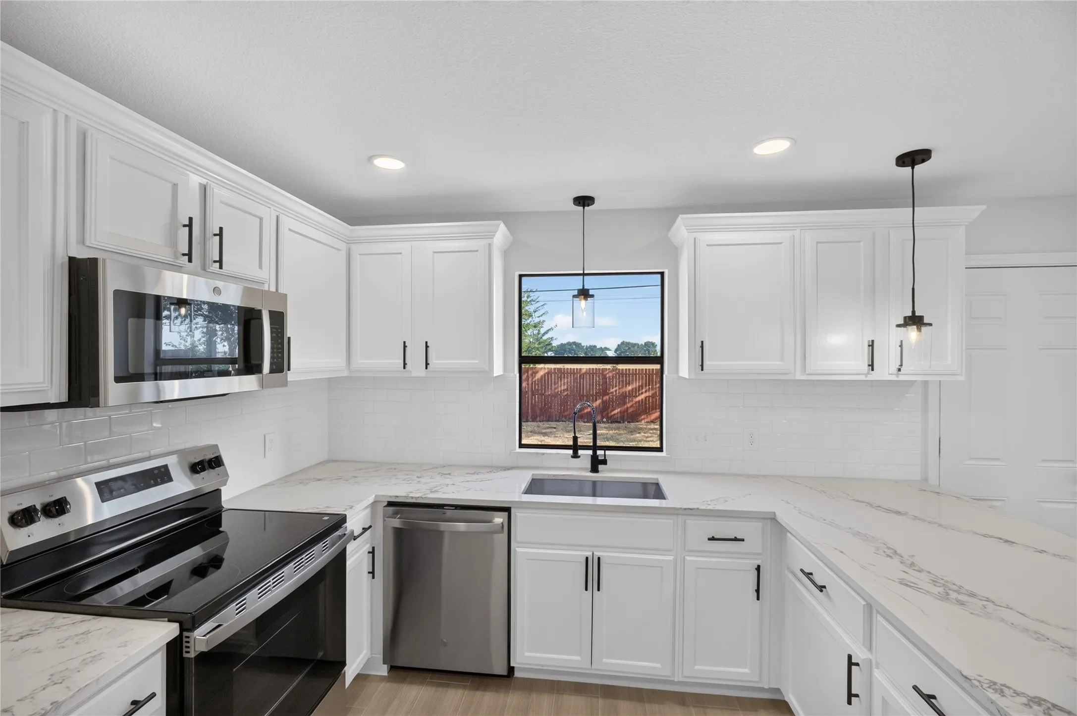Single Family Residence For Sale in Tarrant County , 2630 Winslow Drive, Grand Prairie, Texas 75052, 4 Bedroom, 3 Bathroom, 2 Garage spaces, 2,332 Sqft, built in 1983, mls#21390050, Real Estate Agent in Grand Prairie, Homes For Sale in Tarrant county, Homes For Sale in Grand Prairie, Realtor in Grand Prairie Texas, Real Estate Brokerage Independent Realty Texas, Luminita Cordes Realtor