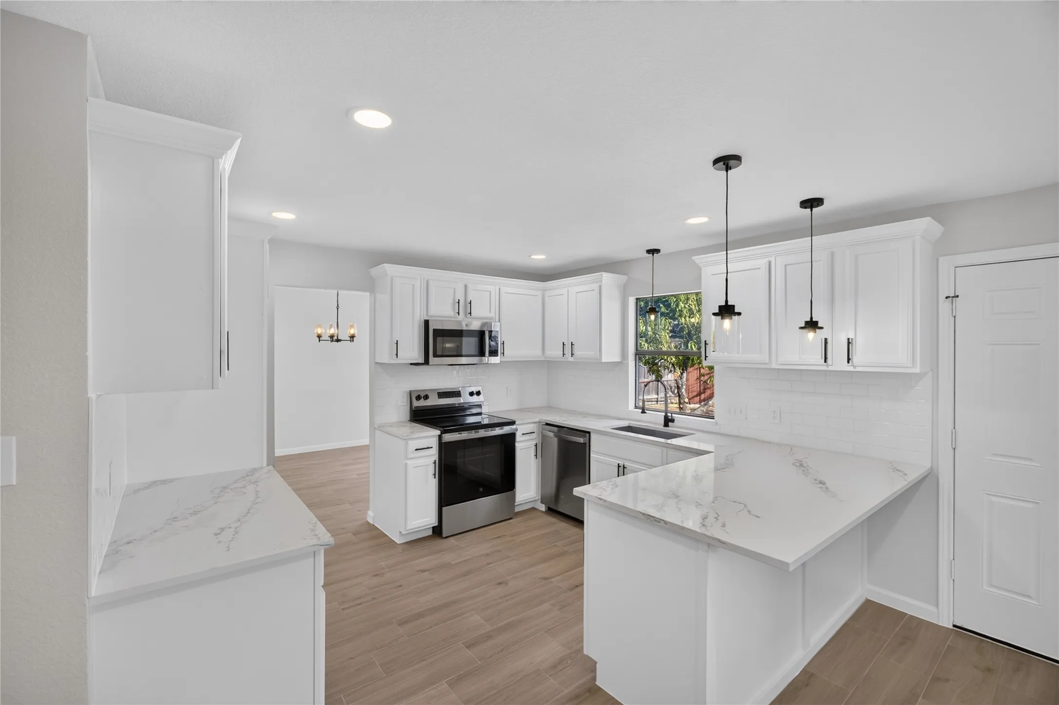 Single Family Residence For Sale in Tarrant County , 2630 Winslow Drive, Grand Prairie, Texas 75052, 4 Bedroom, 3 Bathroom, 2 Garage spaces, 2,332 Sqft, built in 1983, mls#21390050, Real Estate Agent in Grand Prairie, Homes For Sale in Tarrant county, Homes For Sale in Grand Prairie, Realtor in Grand Prairie Texas, Real Estate Brokerage Independent Realty Texas, Luminita Cordes Realtor