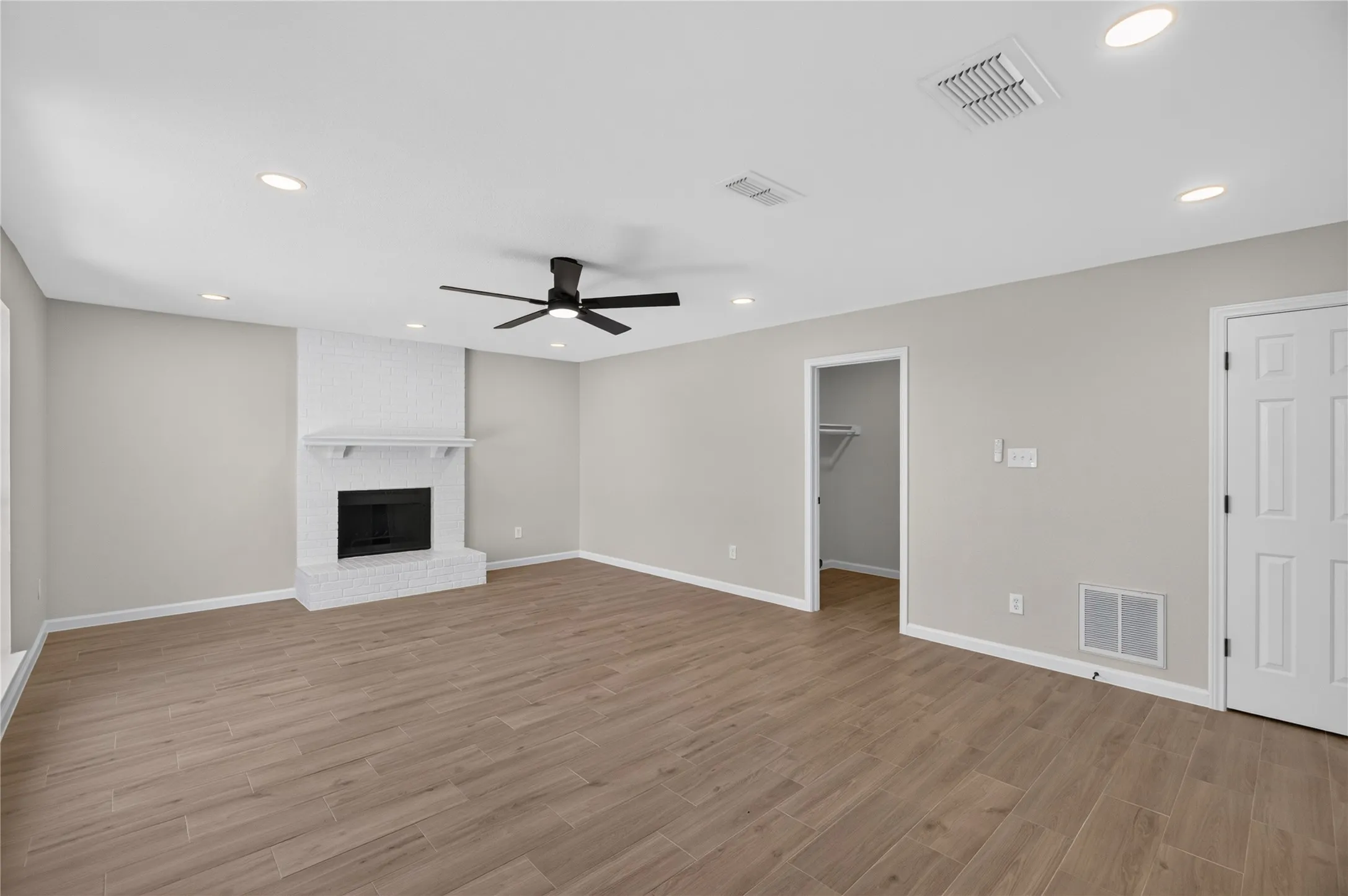 Single Family Residence For Sale in Tarrant County , 2630 Winslow Drive, Grand Prairie, Texas 75052, 4 Bedroom, 3 Bathroom, 2 Garage spaces, 2,332 Sqft, built in 1983, mls#21390050, Real Estate Agent in Grand Prairie, Homes For Sale in Tarrant county, Homes For Sale in Grand Prairie, Realtor in Grand Prairie Texas, Real Estate Brokerage Independent Realty Texas, Luminita Cordes Realtor