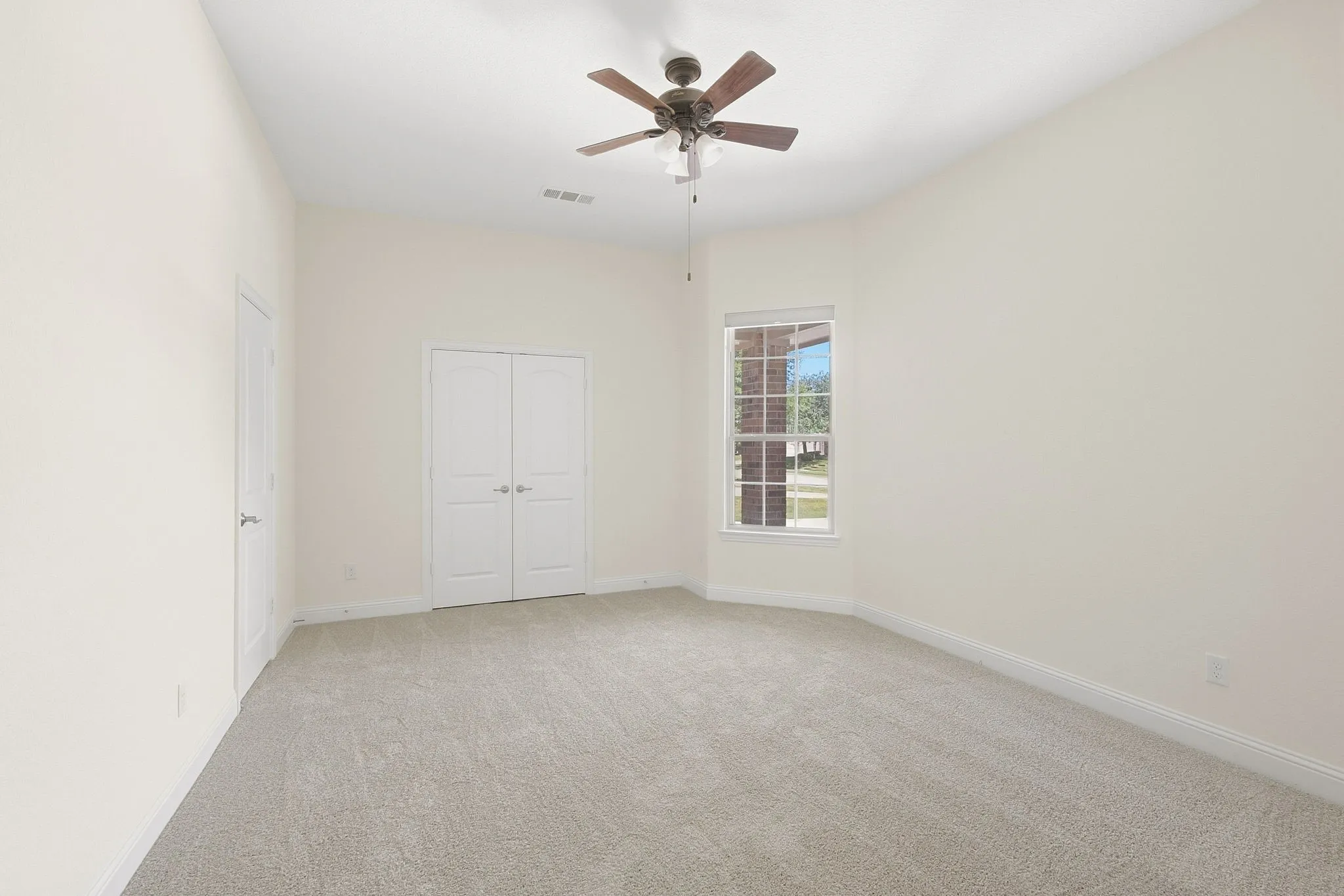 Single Family Residence For Sale in Collin County , 441 Wildwood Drive, Murphy, Texas 75094, 4 Bedroom, 3 Bathroom, 2 Garage spaces, 3,134 Sqft, built in 2010, mls#21388898, Real Estate Agent in Murphy, Homes For Sale in Collin county, Homes For Sale in Murphy, Realtor in Murphy Texas, Real Estate Brokerage Independent Realty Texas, Luminita Cordes Realtor