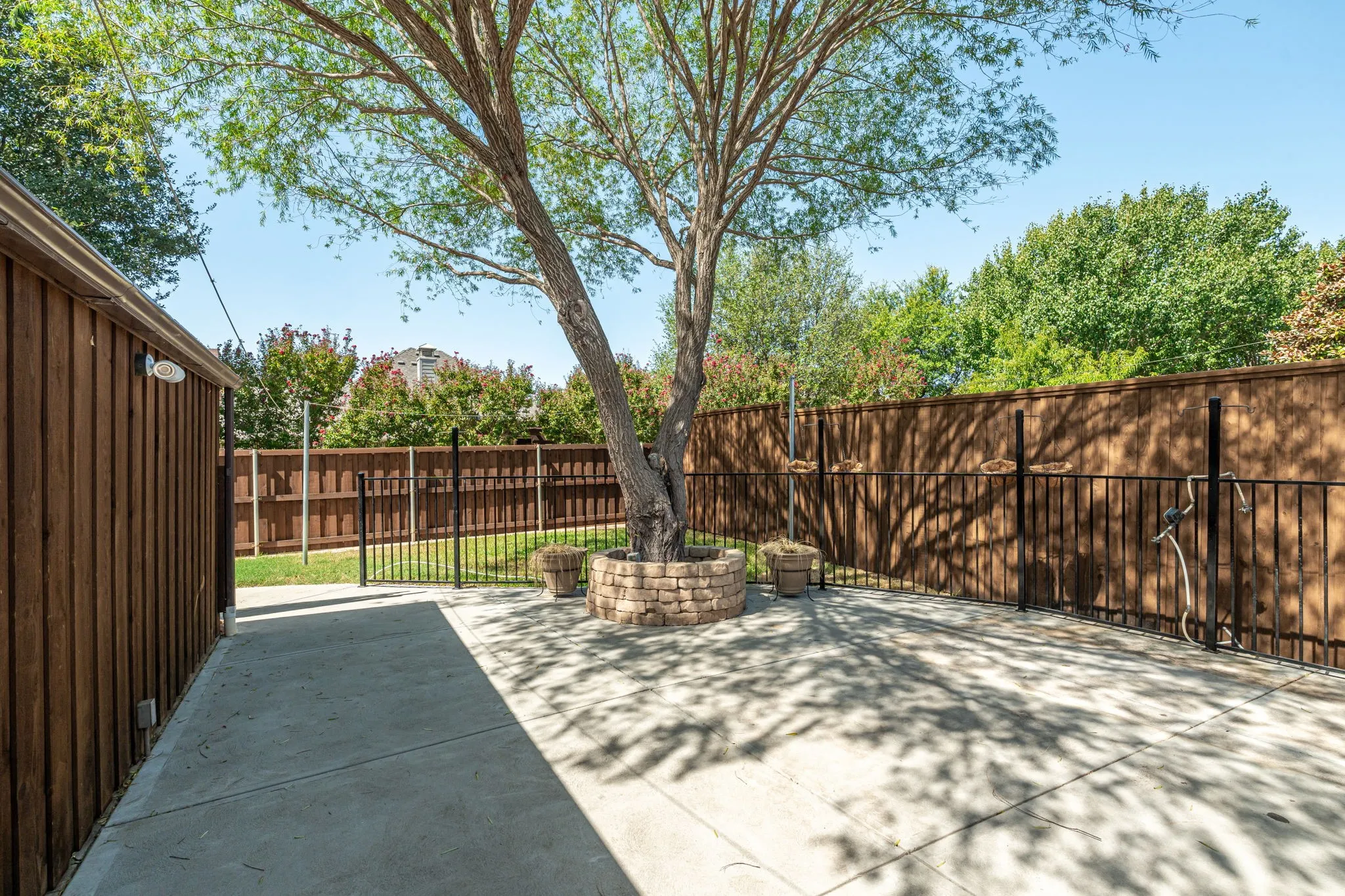 Single Family Residence For Sale in Collin County , 441 Wildwood Drive, Murphy, Texas 75094, 4 Bedroom, 3 Bathroom, 2 Garage spaces, 3,134 Sqft, built in 2010, mls#21388898, Real Estate Agent in Murphy, Homes For Sale in Collin county, Homes For Sale in Murphy, Realtor in Murphy Texas, Real Estate Brokerage Independent Realty Texas, Luminita Cordes Realtor