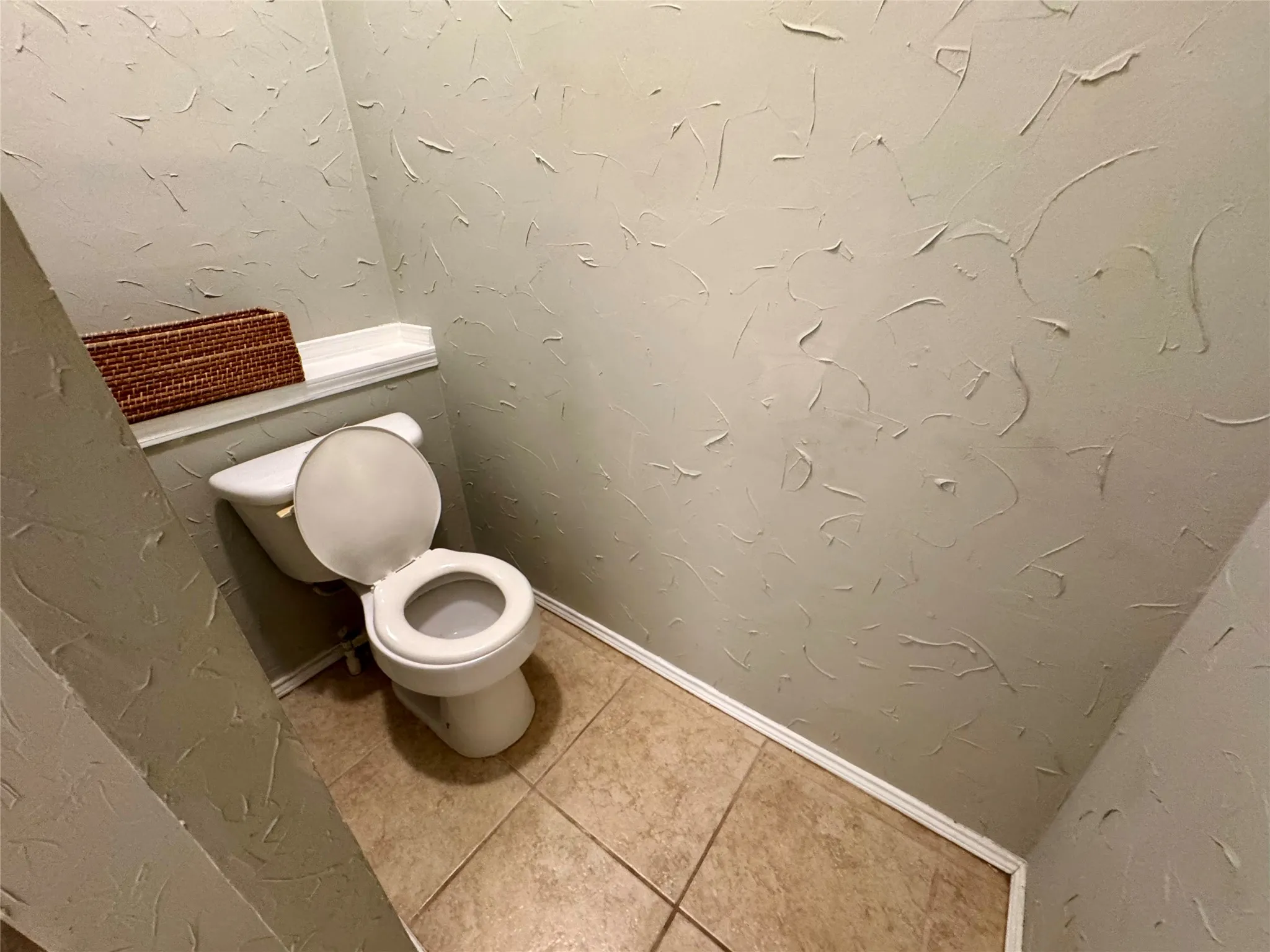 Single Family Residence For Sale in Hood County , 1712 Smokehouse Road, Granbury, Texas 76049, 3 Bedroom, 3 Bathroom, 1 Garage spaces, 1,608 Sqft, built in 1988, mls#21389656, Real Estate Agent in Granbury, Homes For Sale in Hood county, Homes For Sale in Granbury, Realtor in Granbury Texas, Real Estate Brokerage Independent Realty Texas, Luminita Cordes Realtor