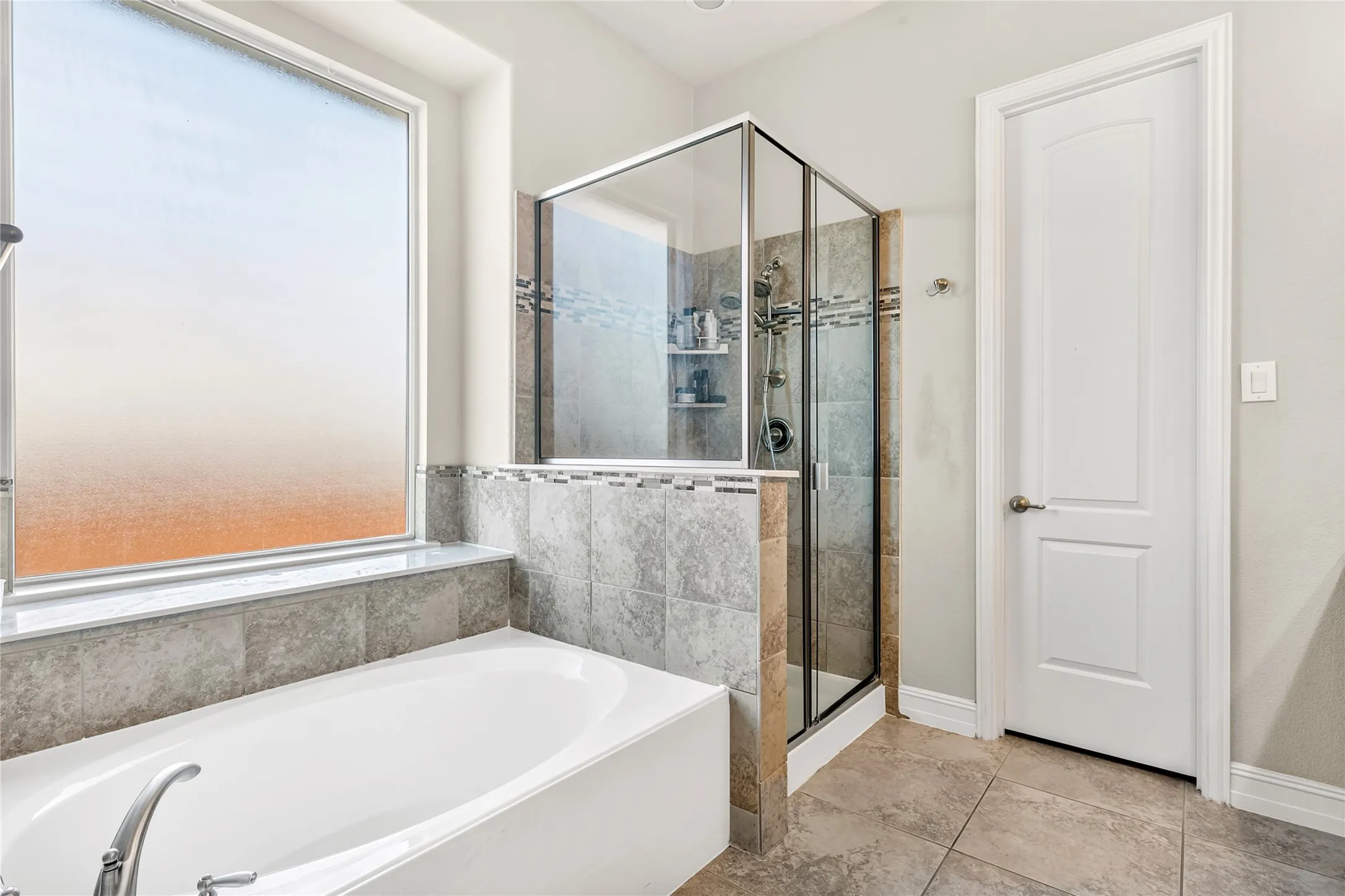 Seperate tub and shower