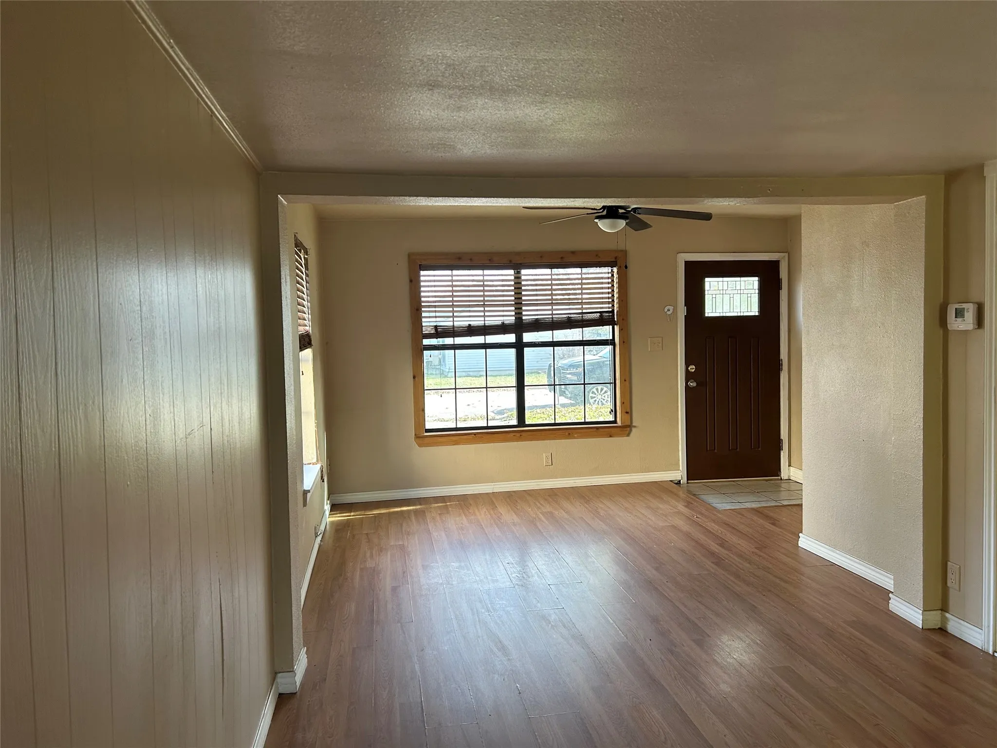 Single Family Residence For Rent in Taylor County , 2210 Vine Street, Abilene, Texas 79602, 3 Bedroom, 1 Bathroom, Garage spaces, 1,120 Sqft, built in 1950, mls#21390112, Real Estate Agent in Abilene, Homes For Rent in Taylor county, Homes For Rent in Abilene, Realtor in Abilene Texas, Real Estate Brokerage Independent Realty Texas, Luminita Cordes Realtor