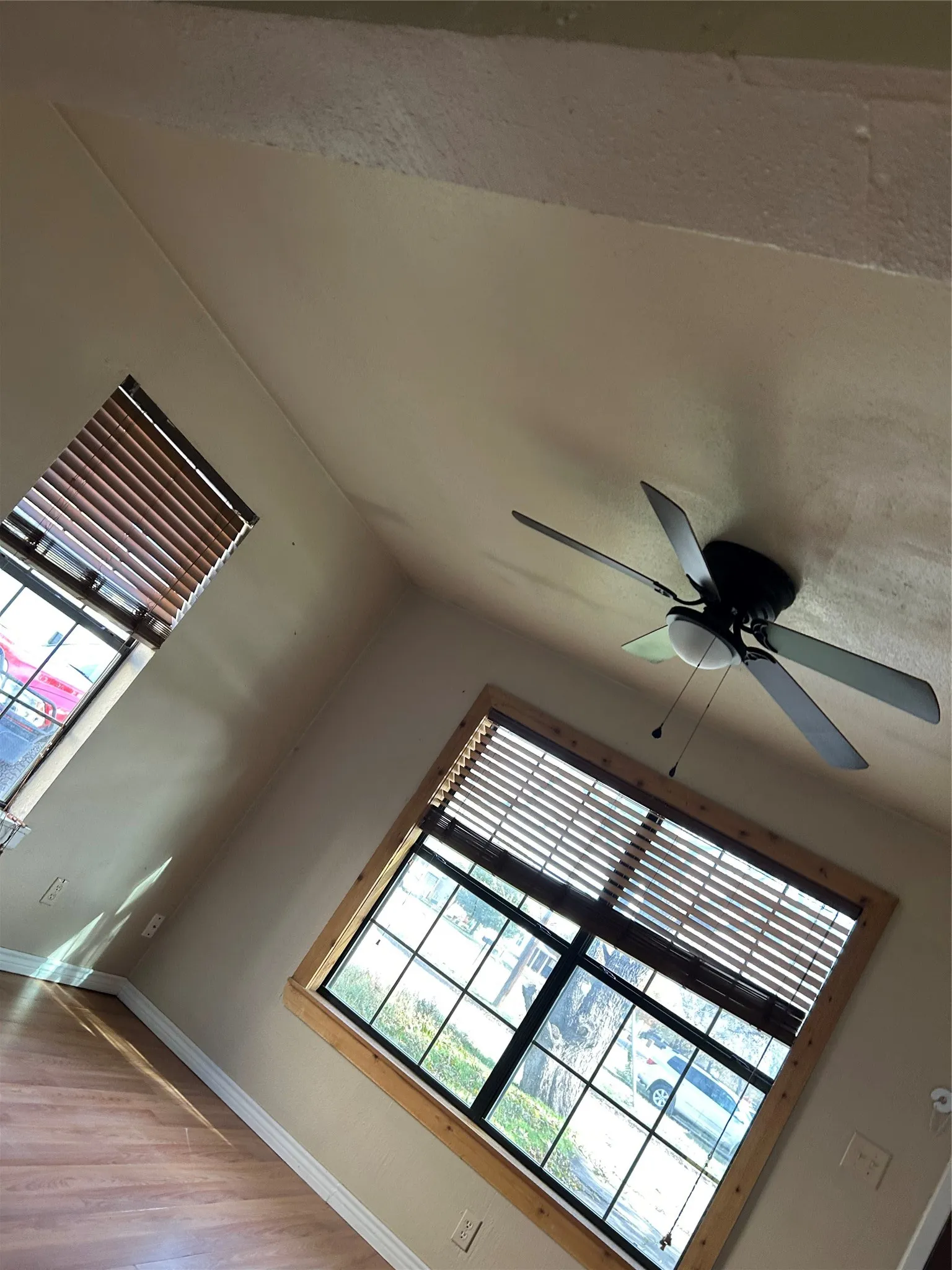 Single Family Residence For Rent in Taylor County , 2210 Vine Street, Abilene, Texas 79602, 3 Bedroom, 1 Bathroom, Garage spaces, 1,120 Sqft, built in 1950, mls#21390112, Real Estate Agent in Abilene, Homes For Rent in Taylor county, Homes For Rent in Abilene, Realtor in Abilene Texas, Real Estate Brokerage Independent Realty Texas, Luminita Cordes Realtor