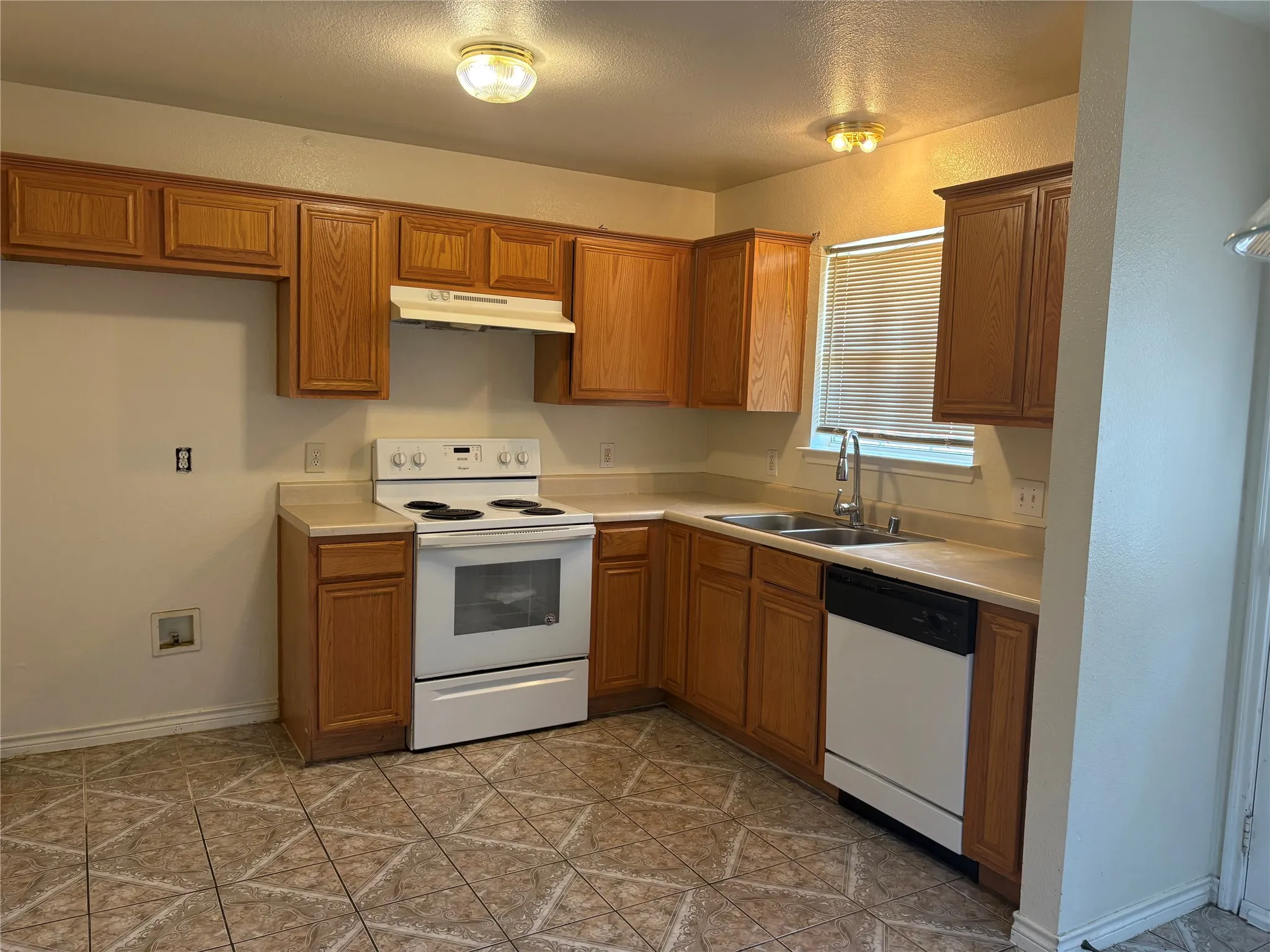 Single Family Residence For Sale in Dallas County , 2918 Michigan Avenue, Dallas, Texas 75216, 3 Bedroom, 2 Bathroom, Garage spaces, 1,260 Sqft, built in 2001, mls#21390118, Real Estate Agent in Dallas, Homes For Sale in Dallas county, Homes For Sale in Dallas, Realtor in Dallas Texas, Real Estate Brokerage Independent Realty Texas, Luminita Cordes Realtor
