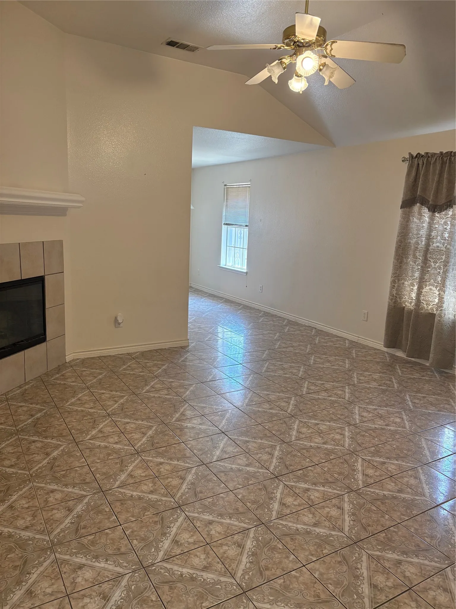 Single Family Residence For Sale in Dallas County , 2918 Michigan Avenue, Dallas, Texas 75216, 3 Bedroom, 2 Bathroom, Garage spaces, 1,260 Sqft, built in 2001, mls#21390118, Real Estate Agent in Dallas, Homes For Sale in Dallas county, Homes For Sale in Dallas, Realtor in Dallas Texas, Real Estate Brokerage Independent Realty Texas, Luminita Cordes Realtor