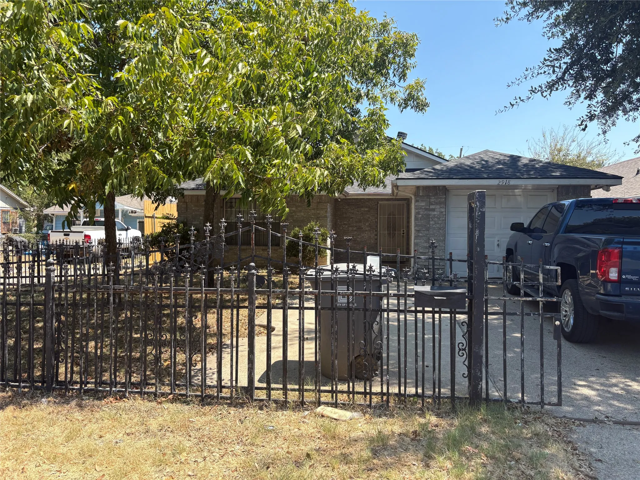 Single Family Residence For Sale in Dallas County , 2918 Michigan Avenue, Dallas, Texas 75216, 3 Bedroom, 2 Bathroom, Garage spaces, 1,260 Sqft, built in 2001, mls#21390118, Real Estate Agent in Dallas, Homes For Sale in Dallas county, Homes For Sale in Dallas, Realtor in Dallas Texas, Real Estate Brokerage Independent Realty Texas, Luminita Cordes Realtor