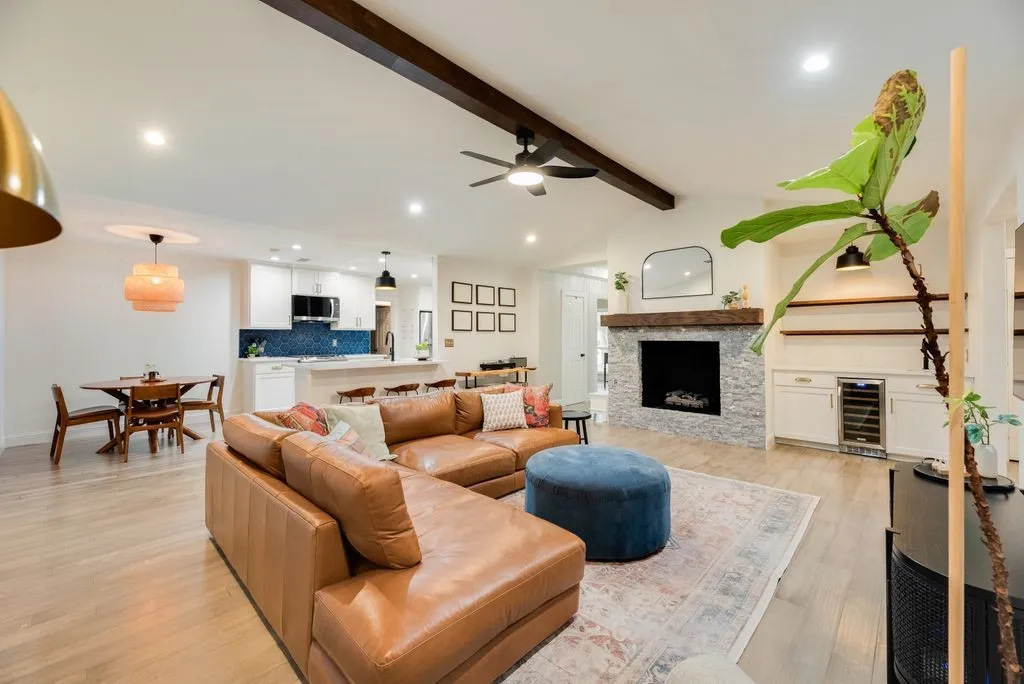 Single Family Residence For Sale in Collin County , 3208 Robin Road, Plano, Texas 75075, 4 Bedroom, 3 Bathroom, 2 Garage spaces, 2,395 Sqft, built in 1975, mls#21389113, Real Estate Agent in Plano, Homes For Sale in Collin county, Homes For Sale in Plano, Realtor in Plano Texas, Real Estate Brokerage Independent Realty Texas, Luminita Cordes Realtor