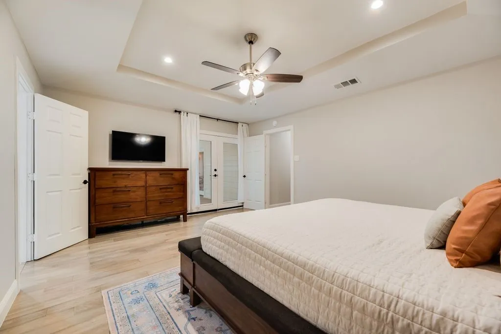 Single Family Residence For Sale in Collin County , 3208 Robin Road, Plano, Texas 75075, 4 Bedroom, 3 Bathroom, 2 Garage spaces, 2,395 Sqft, built in 1975, mls#21389113, Real Estate Agent in Plano, Homes For Sale in Collin county, Homes For Sale in Plano, Realtor in Plano Texas, Real Estate Brokerage Independent Realty Texas, Luminita Cordes Realtor
