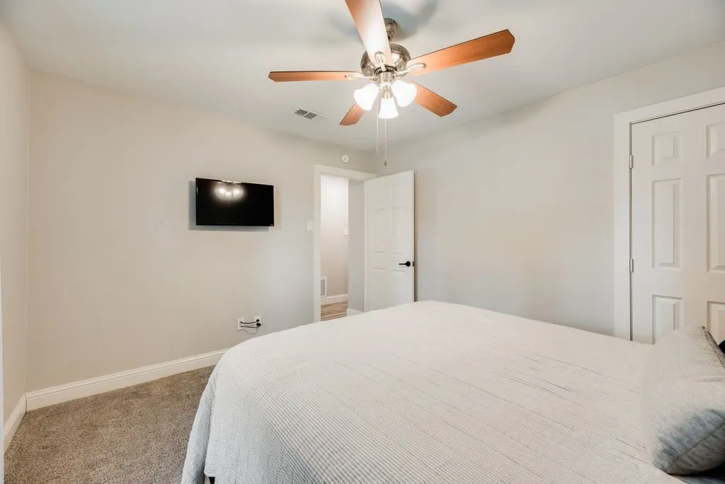 Single Family Residence For Sale in Collin County , 3208 Robin Road, Plano, Texas 75075, 4 Bedroom, 3 Bathroom, 2 Garage spaces, 2,395 Sqft, built in 1975, mls#21389113, Real Estate Agent in Plano, Homes For Sale in Collin county, Homes For Sale in Plano, Realtor in Plano Texas, Real Estate Brokerage Independent Realty Texas, Luminita Cordes Realtor