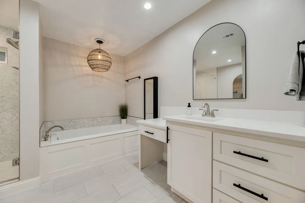 Single Family Residence For Sale in Collin County , 3208 Robin Road, Plano, Texas 75075, 4 Bedroom, 3 Bathroom, 2 Garage spaces, 2,395 Sqft, built in 1975, mls#21389113, Real Estate Agent in Plano, Homes For Sale in Collin county, Homes For Sale in Plano, Realtor in Plano Texas, Real Estate Brokerage Independent Realty Texas, Luminita Cordes Realtor