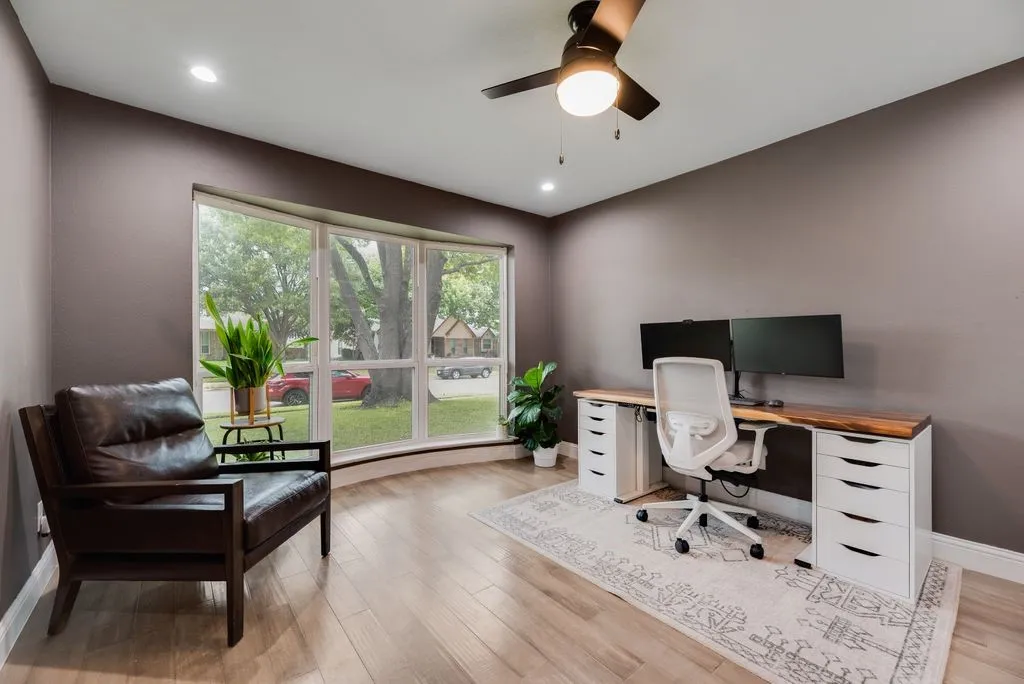Single Family Residence For Sale in Collin County , 3208 Robin Road, Plano, Texas 75075, 4 Bedroom, 3 Bathroom, 2 Garage spaces, 2,395 Sqft, built in 1975, mls#21389113, Real Estate Agent in Plano, Homes For Sale in Collin county, Homes For Sale in Plano, Realtor in Plano Texas, Real Estate Brokerage Independent Realty Texas, Luminita Cordes Realtor