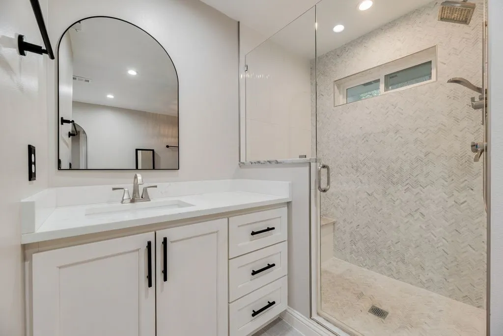 Single Family Residence For Sale in Collin County , 3208 Robin Road, Plano, Texas 75075, 4 Bedroom, 3 Bathroom, 2 Garage spaces, 2,395 Sqft, built in 1975, mls#21389113, Real Estate Agent in Plano, Homes For Sale in Collin county, Homes For Sale in Plano, Realtor in Plano Texas, Real Estate Brokerage Independent Realty Texas, Luminita Cordes Realtor