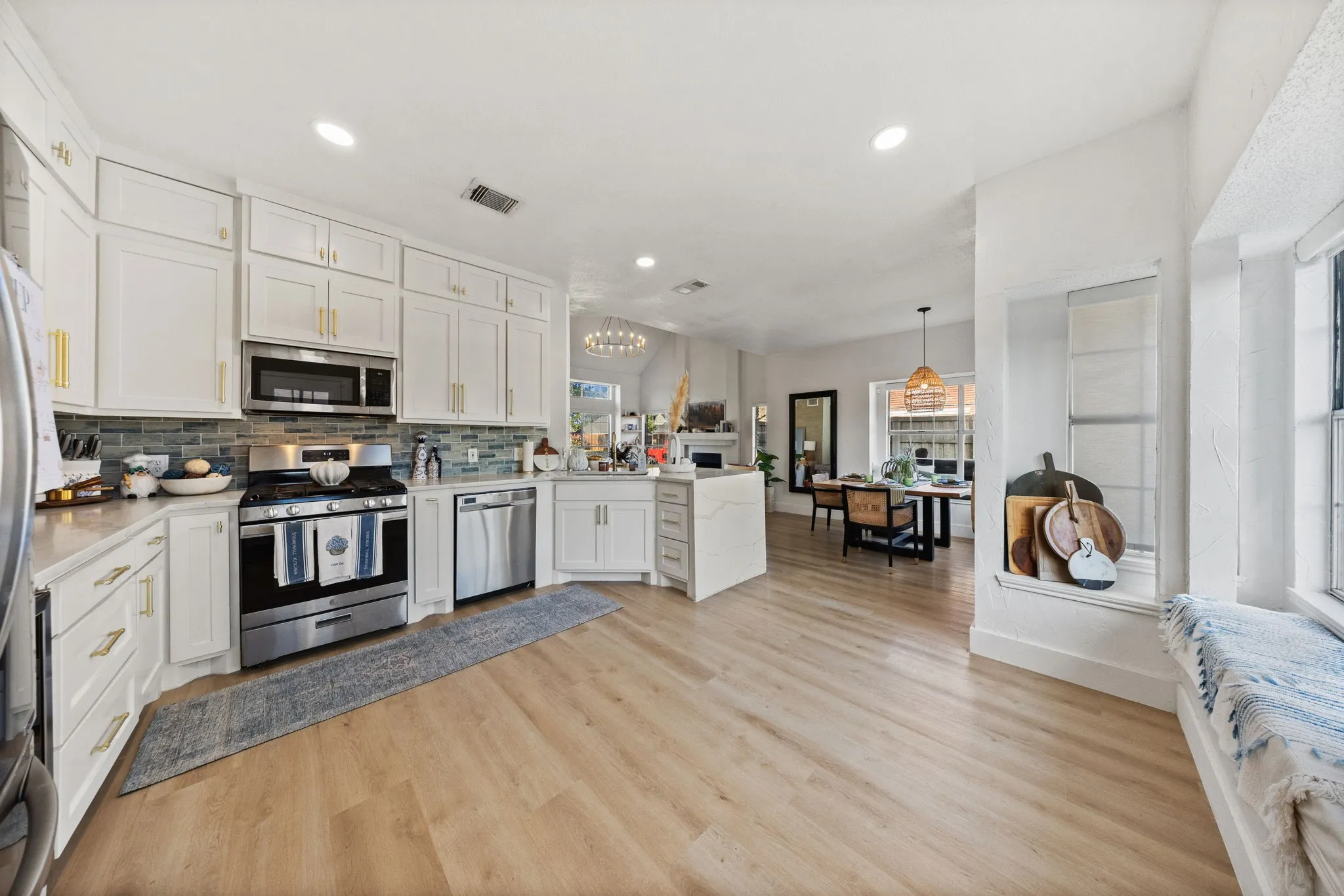 Single Family Residence For Sale in Dallas County , 8502 Liberty Lane, Rowlett, Texas 75089, 4 Bedroom, 3 Bathroom, 2 Garage spaces, 1,756 Sqft, built in 1986, mls#21388943, Real Estate Agent in Rowlett, Homes For Sale in Dallas county, Homes For Sale in Rowlett, Realtor in Rowlett Texas, Real Estate Brokerage Independent Realty Texas, Luminita Cordes Realtor