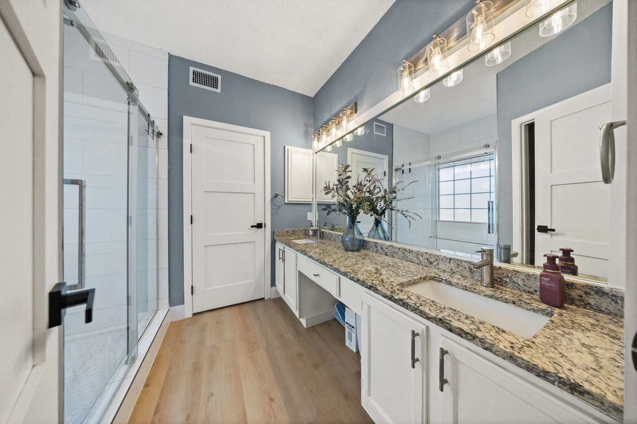 Single Family Residence For Sale in Dallas County , 8502 Liberty Lane, Rowlett, Texas 75089, 4 Bedroom, 3 Bathroom, 2 Garage spaces, 1,756 Sqft, built in 1986, mls#21388943, Real Estate Agent in Rowlett, Homes For Sale in Dallas county, Homes For Sale in Rowlett, Realtor in Rowlett Texas, Real Estate Brokerage Independent Realty Texas, Luminita Cordes Realtor
