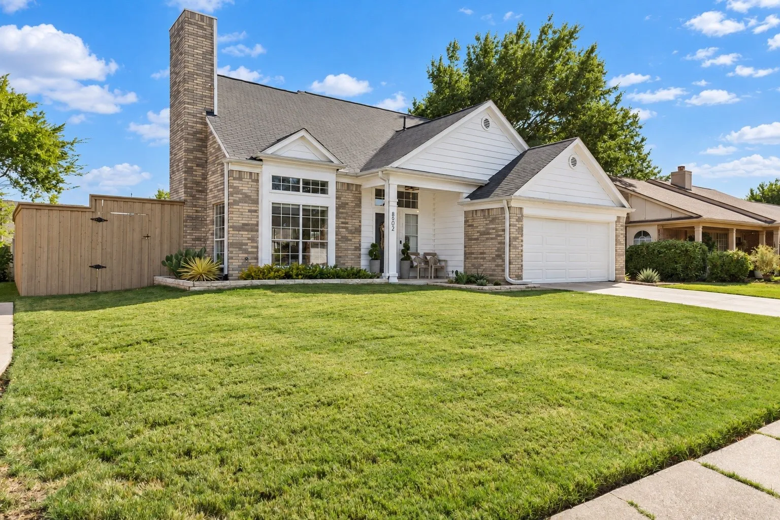 Single Family Residence For Sale in Dallas County , 8502 Liberty Lane, Rowlett, Texas 75089, 4 Bedroom, 3 Bathroom, 2 Garage spaces, 1,756 Sqft, built in 1986, mls#21388943, Real Estate Agent in Rowlett, Homes For Sale in Dallas county, Homes For Sale in Rowlett, Realtor in Rowlett Texas, Real Estate Brokerage Independent Realty Texas, Luminita Cordes Realtor