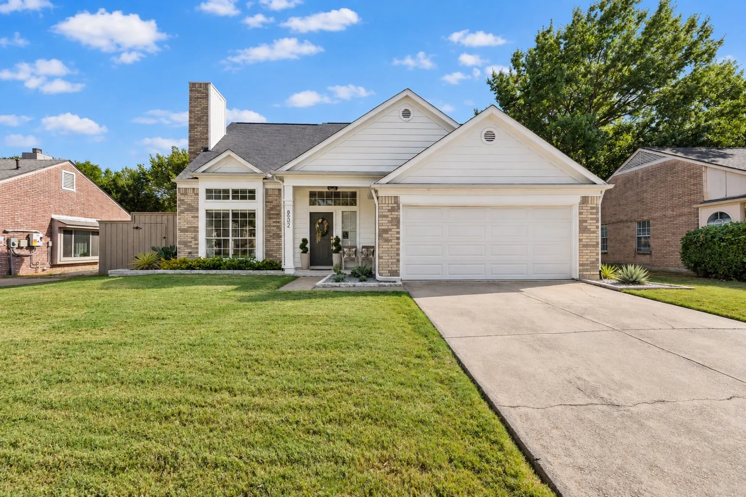 Single Family Residence For Sale in Dallas County , 8502 Liberty Lane, Rowlett, Texas 75089, 4 Bedroom, 3 Bathroom, 2 Garage spaces, 1,756 Sqft, built in 1986, mls#21388943, Real Estate Agent in Rowlett, Homes For Sale in Dallas county, Homes For Sale in Rowlett, Realtor in Rowlett Texas, Real Estate Brokerage Independent Realty Texas, Luminita Cordes Realtor