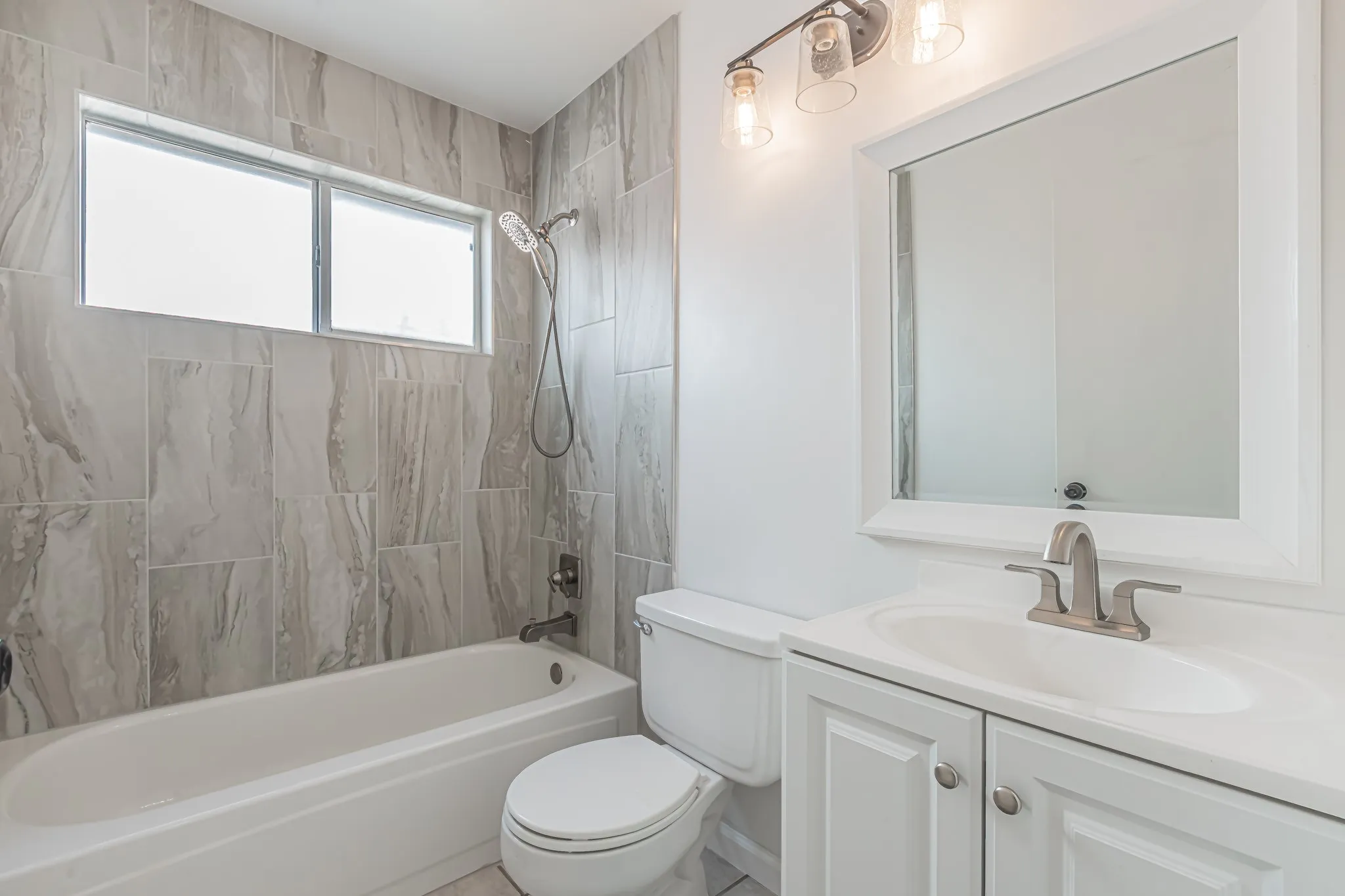 Single Family Residence For Sale in Tarrant County , 5522 Yaupon Drive, Arlington, Texas 76018, 3 Bedroom, 2 Bathroom, 2 Garage spaces, 1,325 Sqft, built in 1984, mls#21389150, Real Estate Agent in Arlington, Homes For Sale in Tarrant county, Homes For Sale in Arlington, Realtor in Arlington Texas, Real Estate Brokerage Independent Realty Texas, Luminita Cordes Realtor