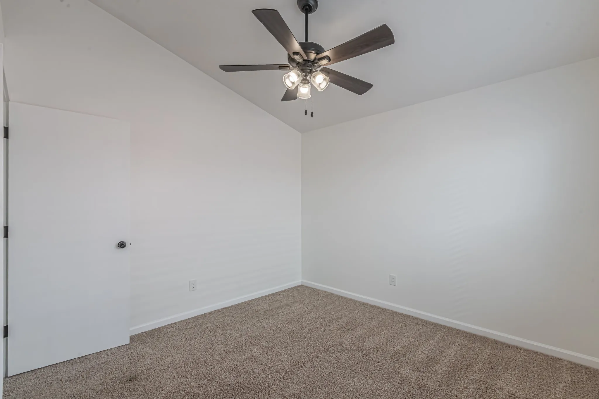 Single Family Residence For Sale in Tarrant County , 5522 Yaupon Drive, Arlington, Texas 76018, 3 Bedroom, 2 Bathroom, 2 Garage spaces, 1,325 Sqft, built in 1984, mls#21389150, Real Estate Agent in Arlington, Homes For Sale in Tarrant county, Homes For Sale in Arlington, Realtor in Arlington Texas, Real Estate Brokerage Independent Realty Texas, Luminita Cordes Realtor
