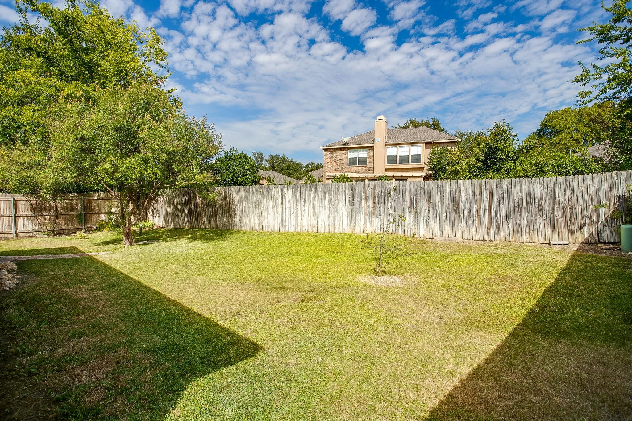 Single Family Residence For Sale in Tarrant County , 7550 Deerlodge Trail, Fort Worth, Texas 76137, 4 Bedroom, 3 Bathroom, 2 Garage spaces, 2,299 Sqft, built in 1989, mls#21374325, Real Estate Agent in Fort Worth, Homes For Sale in Tarrant county, Homes For Sale in Fort Worth, Realtor in Fort Worth Texas, Real Estate Brokerage Independent Realty Texas, Luminita Cordes Realtor