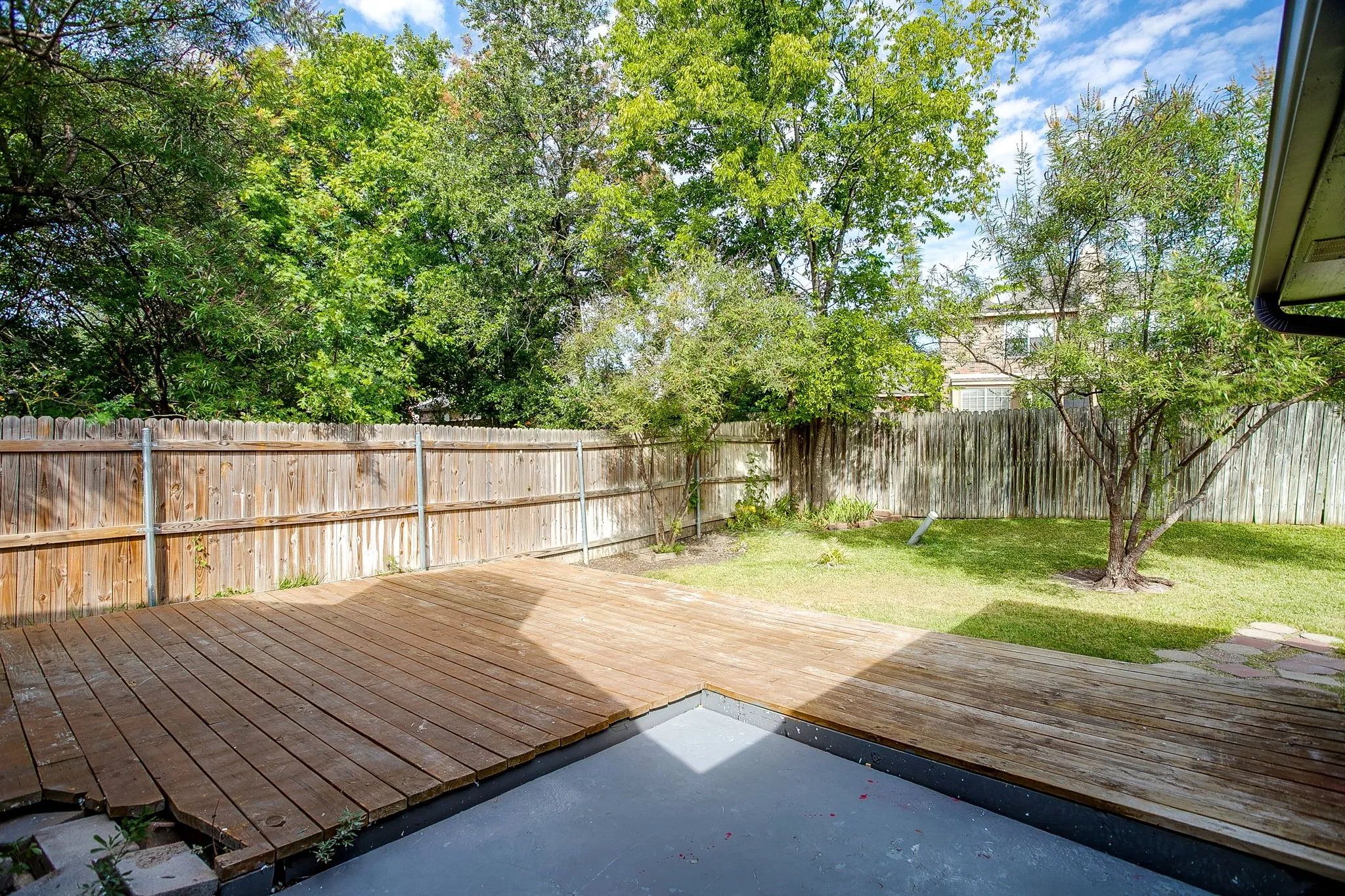 Single Family Residence For Sale in Tarrant County , 7550 Deerlodge Trail, Fort Worth, Texas 76137, 4 Bedroom, 3 Bathroom, 2 Garage spaces, 2,299 Sqft, built in 1989, mls#21374325, Real Estate Agent in Fort Worth, Homes For Sale in Tarrant county, Homes For Sale in Fort Worth, Realtor in Fort Worth Texas, Real Estate Brokerage Independent Realty Texas, Luminita Cordes Realtor