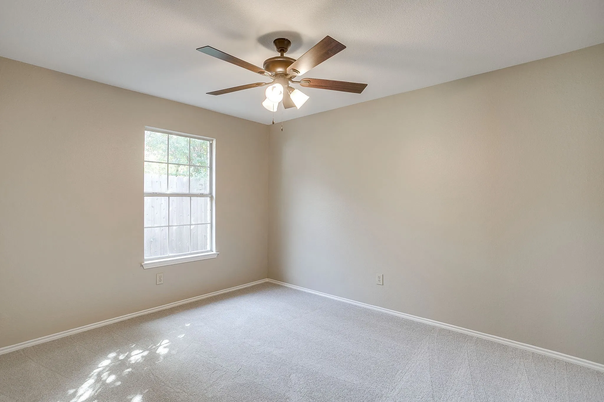 Single Family Residence For Sale in Tarrant County , 7550 Deerlodge Trail, Fort Worth, Texas 76137, 4 Bedroom, 3 Bathroom, 2 Garage spaces, 2,299 Sqft, built in 1989, mls#21374325, Real Estate Agent in Fort Worth, Homes For Sale in Tarrant county, Homes For Sale in Fort Worth, Realtor in Fort Worth Texas, Real Estate Brokerage Independent Realty Texas, Luminita Cordes Realtor