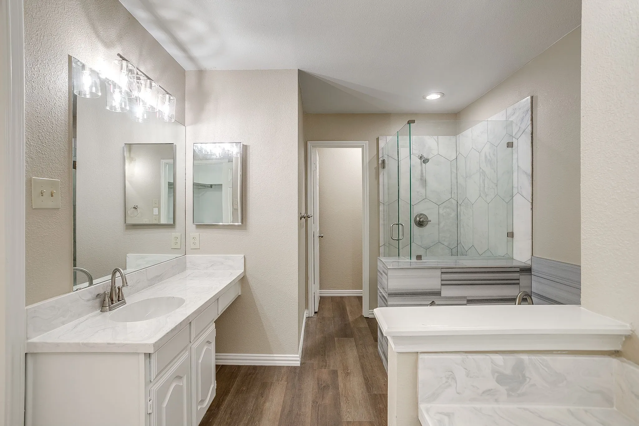 Single Family Residence For Sale in Tarrant County , 7550 Deerlodge Trail, Fort Worth, Texas 76137, 4 Bedroom, 3 Bathroom, 2 Garage spaces, 2,299 Sqft, built in 1989, mls#21374325, Real Estate Agent in Fort Worth, Homes For Sale in Tarrant county, Homes For Sale in Fort Worth, Realtor in Fort Worth Texas, Real Estate Brokerage Independent Realty Texas, Luminita Cordes Realtor