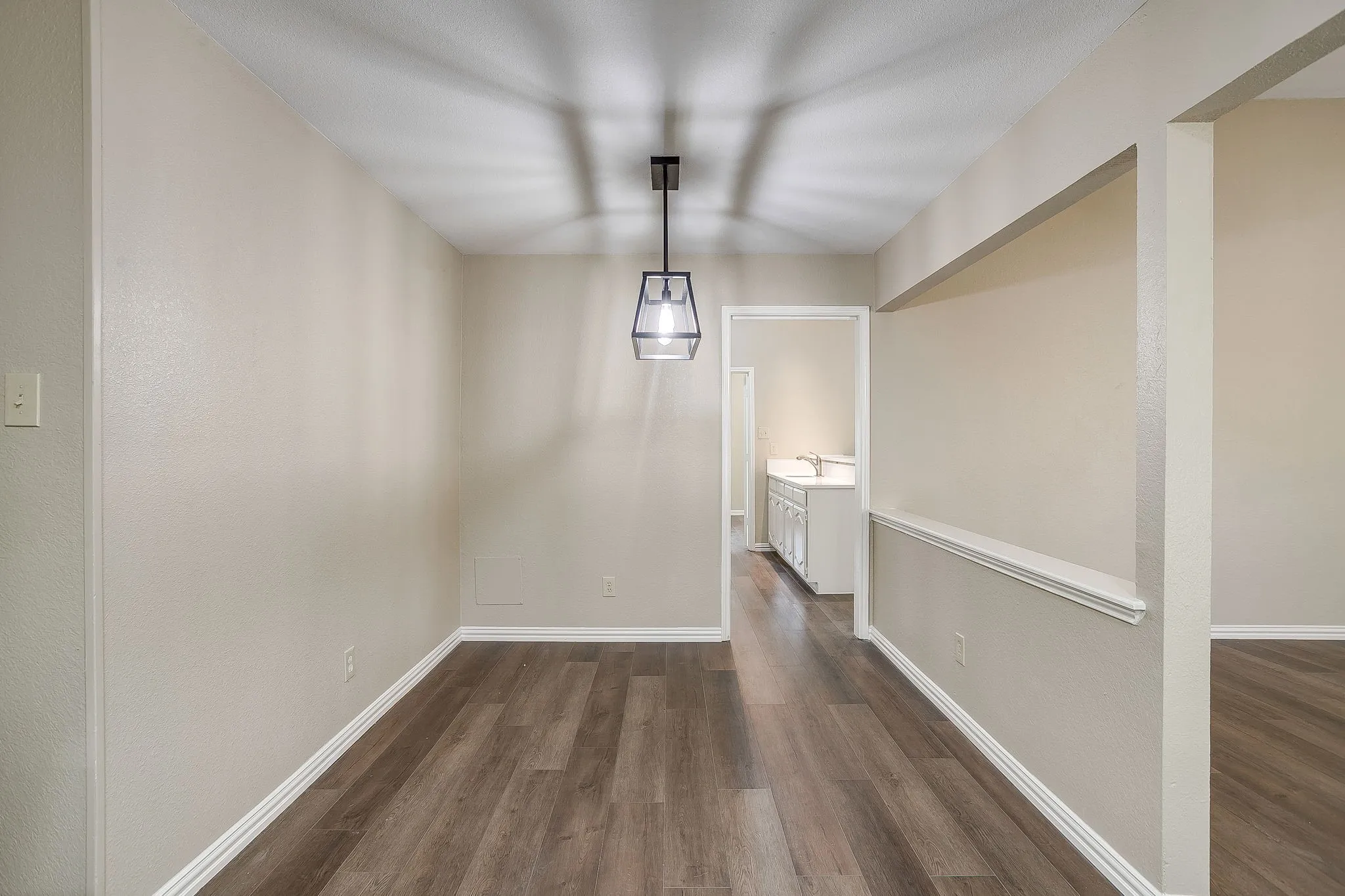 Single Family Residence For Sale in Tarrant County , 7550 Deerlodge Trail, Fort Worth, Texas 76137, 4 Bedroom, 3 Bathroom, 2 Garage spaces, 2,299 Sqft, built in 1989, mls#21374325, Real Estate Agent in Fort Worth, Homes For Sale in Tarrant county, Homes For Sale in Fort Worth, Realtor in Fort Worth Texas, Real Estate Brokerage Independent Realty Texas, Luminita Cordes Realtor
