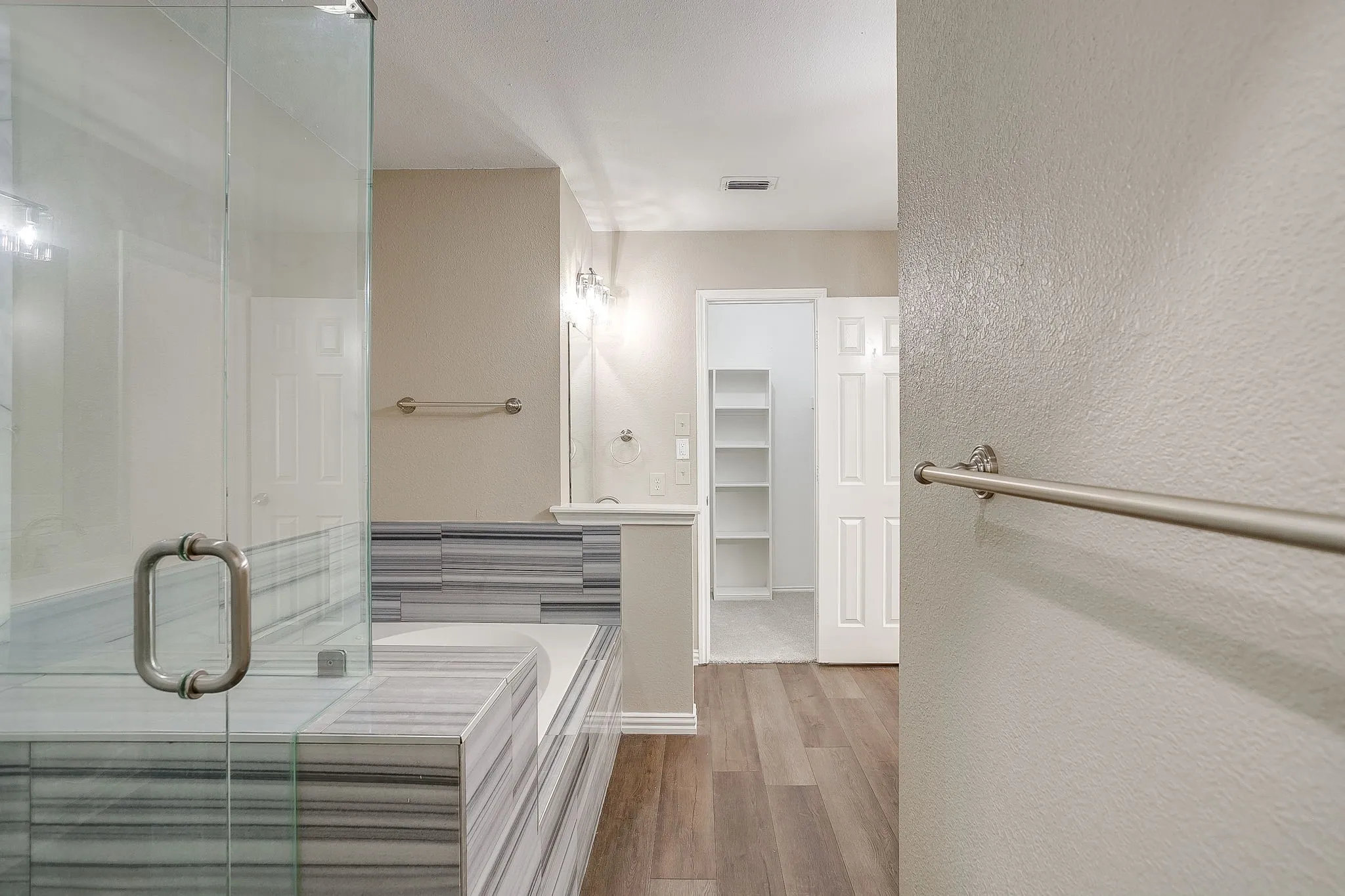 Single Family Residence For Sale in Tarrant County , 7550 Deerlodge Trail, Fort Worth, Texas 76137, 4 Bedroom, 3 Bathroom, 2 Garage spaces, 2,299 Sqft, built in 1989, mls#21374325, Real Estate Agent in Fort Worth, Homes For Sale in Tarrant county, Homes For Sale in Fort Worth, Realtor in Fort Worth Texas, Real Estate Brokerage Independent Realty Texas, Luminita Cordes Realtor