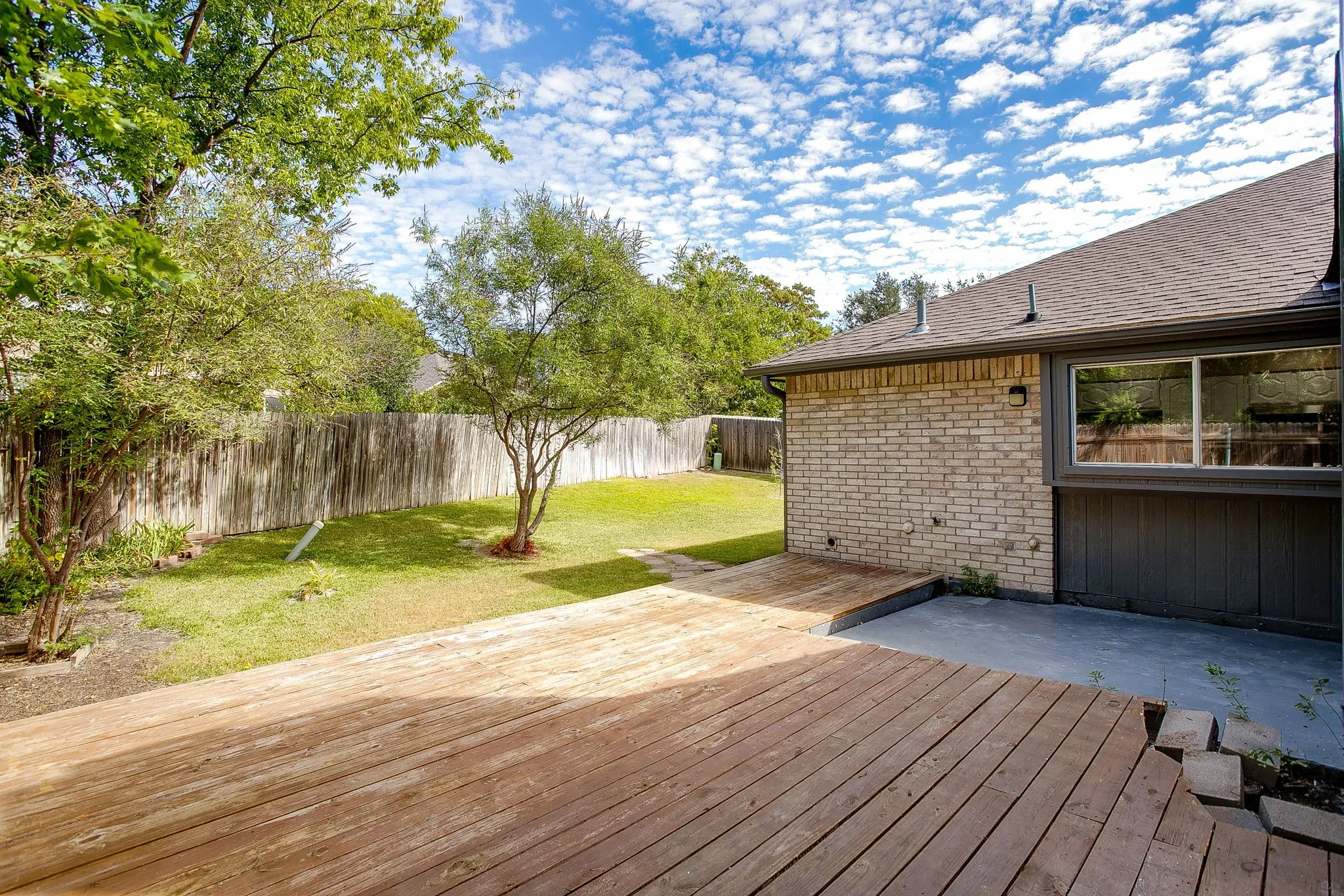 Single Family Residence For Sale in Tarrant County , 7550 Deerlodge Trail, Fort Worth, Texas 76137, 4 Bedroom, 3 Bathroom, 2 Garage spaces, 2,299 Sqft, built in 1989, mls#21374325, Real Estate Agent in Fort Worth, Homes For Sale in Tarrant county, Homes For Sale in Fort Worth, Realtor in Fort Worth Texas, Real Estate Brokerage Independent Realty Texas, Luminita Cordes Realtor