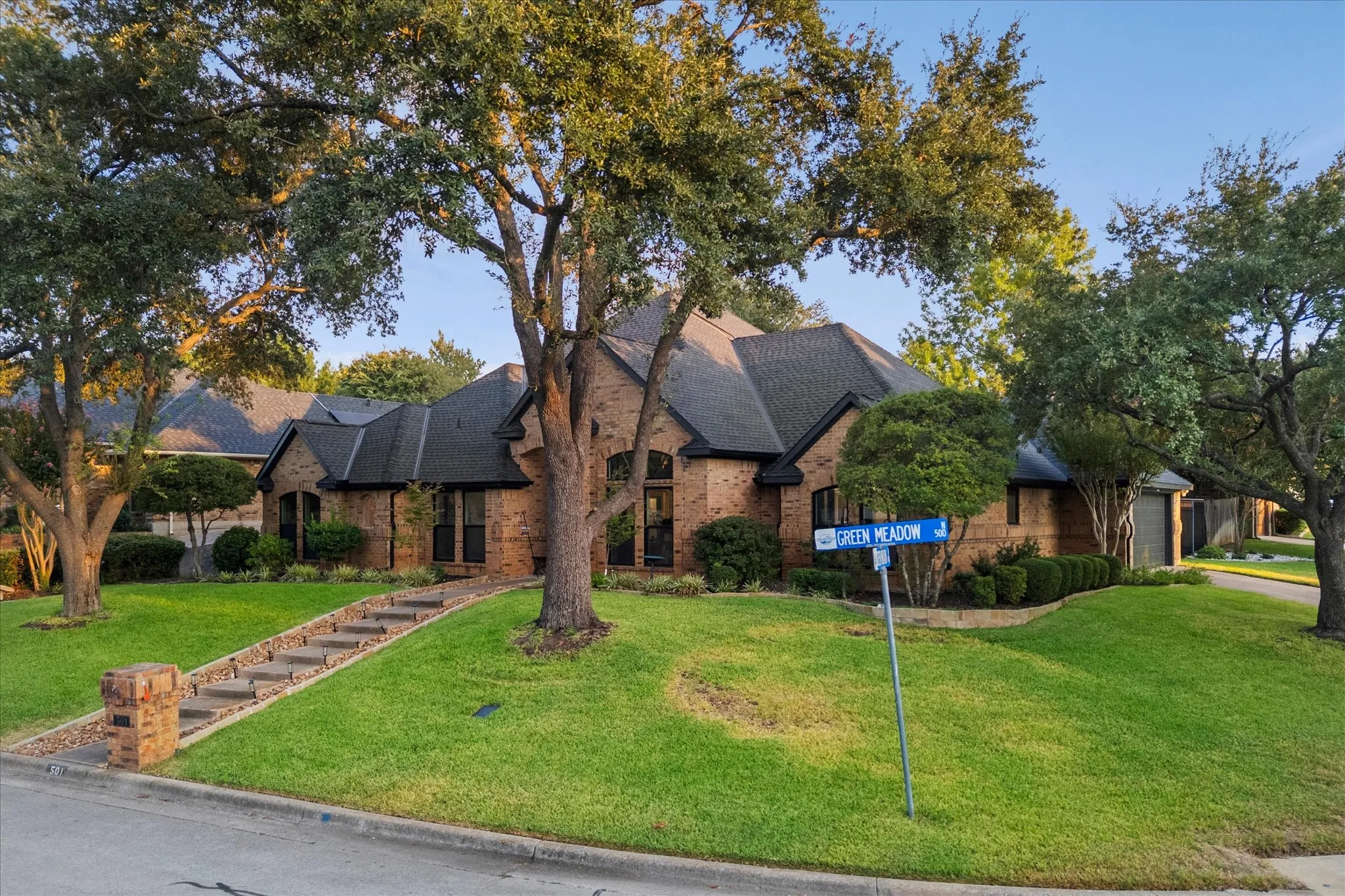 Single Family Residence For Sale in Tarrant County , 501 Green Meadow Street N, Colleyville, Texas 76034, 5 Bedroom, 4 Bathroom, 2 Garage spaces, 2,900 Sqft, built in 1986, mls#21384904, Real Estate Agent in Colleyville, Homes For Sale in Tarrant county, Homes For Sale in Colleyville, Realtor in Colleyville Texas, Real Estate Brokerage Independent Realty Texas, Luminita Cordes Realtor
