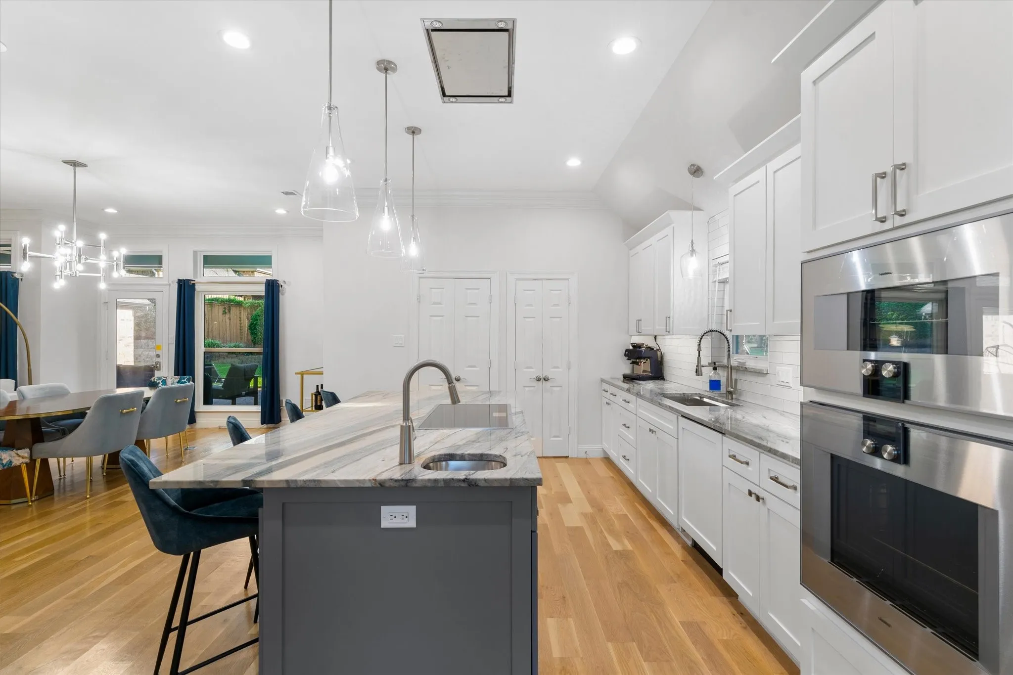 Single Family Residence For Sale in Tarrant County , 501 Green Meadow Street N, Colleyville, Texas 76034, 5 Bedroom, 4 Bathroom, 2 Garage spaces, 2,900 Sqft, built in 1986, mls#21384904, Real Estate Agent in Colleyville, Homes For Sale in Tarrant county, Homes For Sale in Colleyville, Realtor in Colleyville Texas, Real Estate Brokerage Independent Realty Texas, Luminita Cordes Realtor