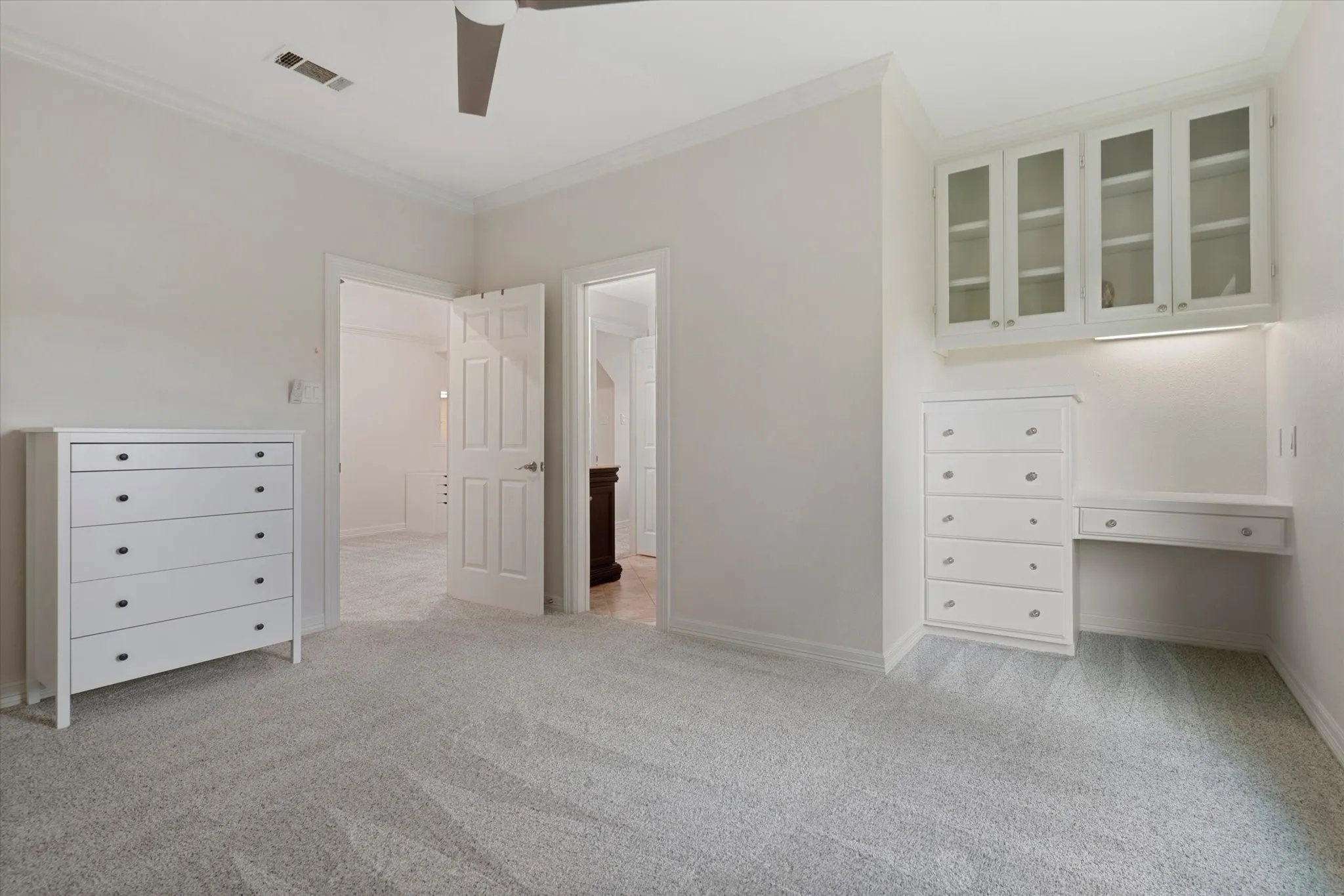 Single Family Residence For Sale in Tarrant County , 501 Green Meadow Street N, Colleyville, Texas 76034, 5 Bedroom, 4 Bathroom, 2 Garage spaces, 2,900 Sqft, built in 1986, mls#21384904, Real Estate Agent in Colleyville, Homes For Sale in Tarrant county, Homes For Sale in Colleyville, Realtor in Colleyville Texas, Real Estate Brokerage Independent Realty Texas, Luminita Cordes Realtor