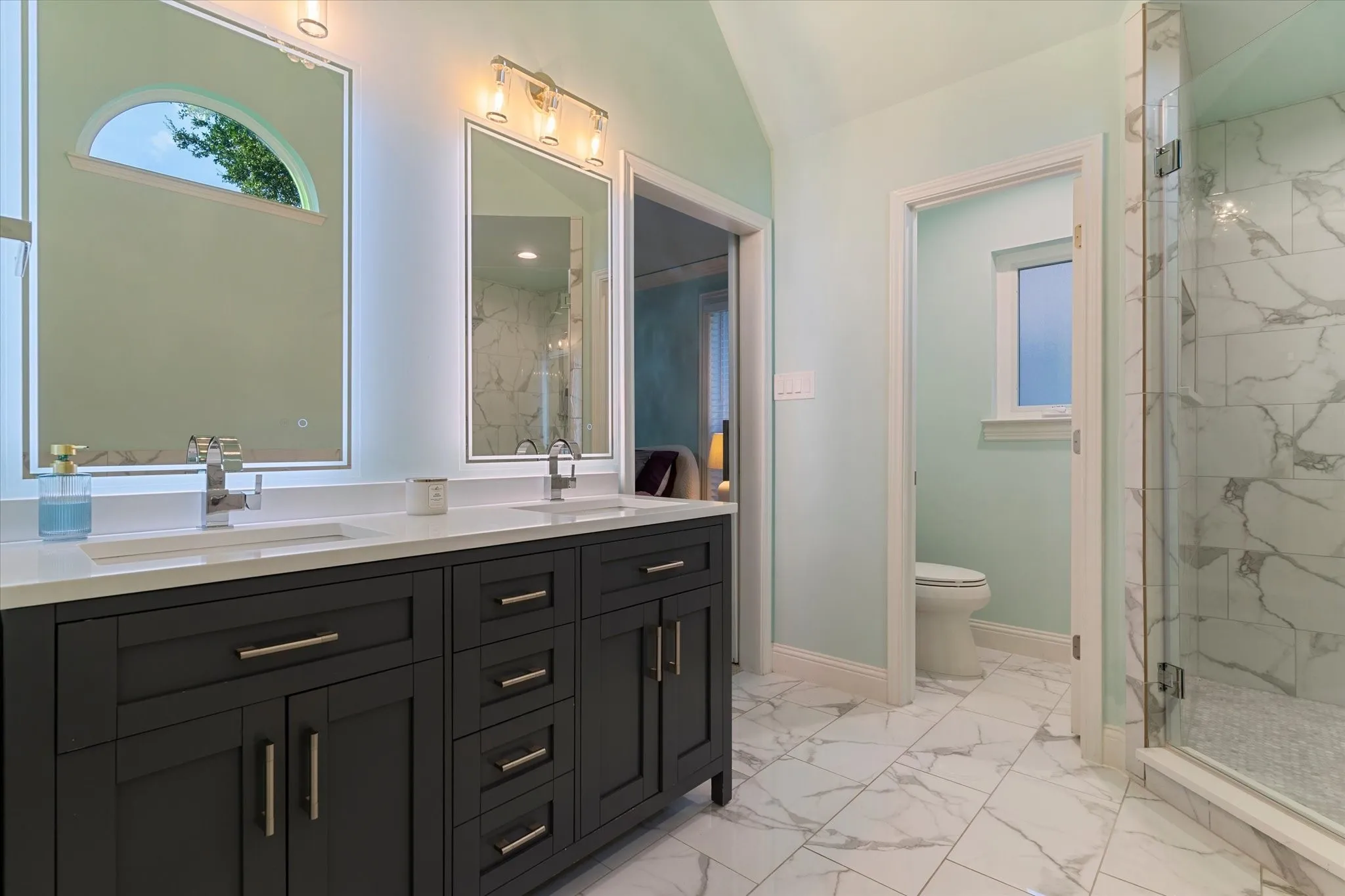 Single Family Residence For Sale in Tarrant County , 501 Green Meadow Street N, Colleyville, Texas 76034, 5 Bedroom, 4 Bathroom, 2 Garage spaces, 2,900 Sqft, built in 1986, mls#21384904, Real Estate Agent in Colleyville, Homes For Sale in Tarrant county, Homes For Sale in Colleyville, Realtor in Colleyville Texas, Real Estate Brokerage Independent Realty Texas, Luminita Cordes Realtor