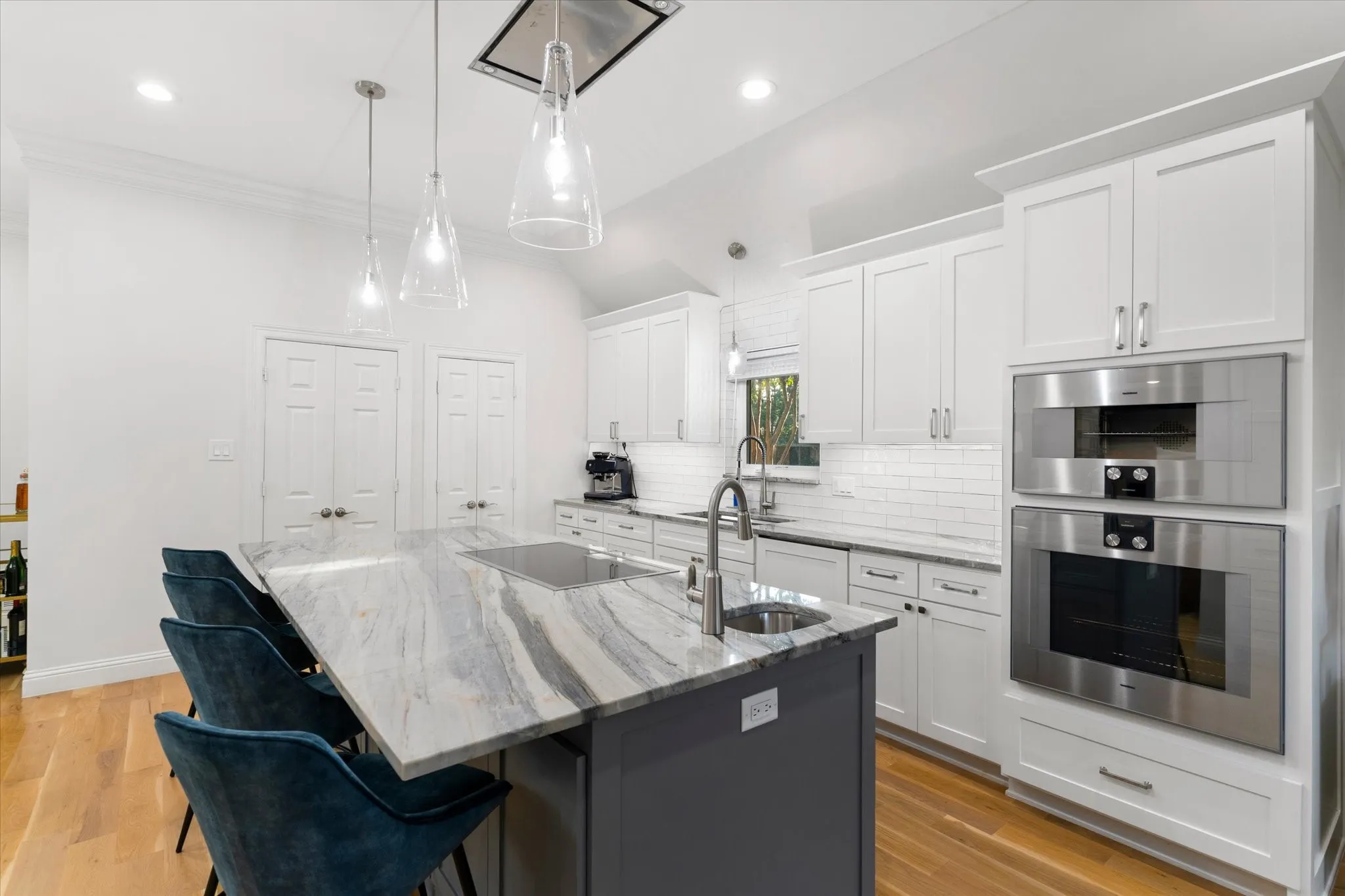 Single Family Residence For Sale in Tarrant County , 501 Green Meadow Street N, Colleyville, Texas 76034, 5 Bedroom, 4 Bathroom, 2 Garage spaces, 2,900 Sqft, built in 1986, mls#21384904, Real Estate Agent in Colleyville, Homes For Sale in Tarrant county, Homes For Sale in Colleyville, Realtor in Colleyville Texas, Real Estate Brokerage Independent Realty Texas, Luminita Cordes Realtor