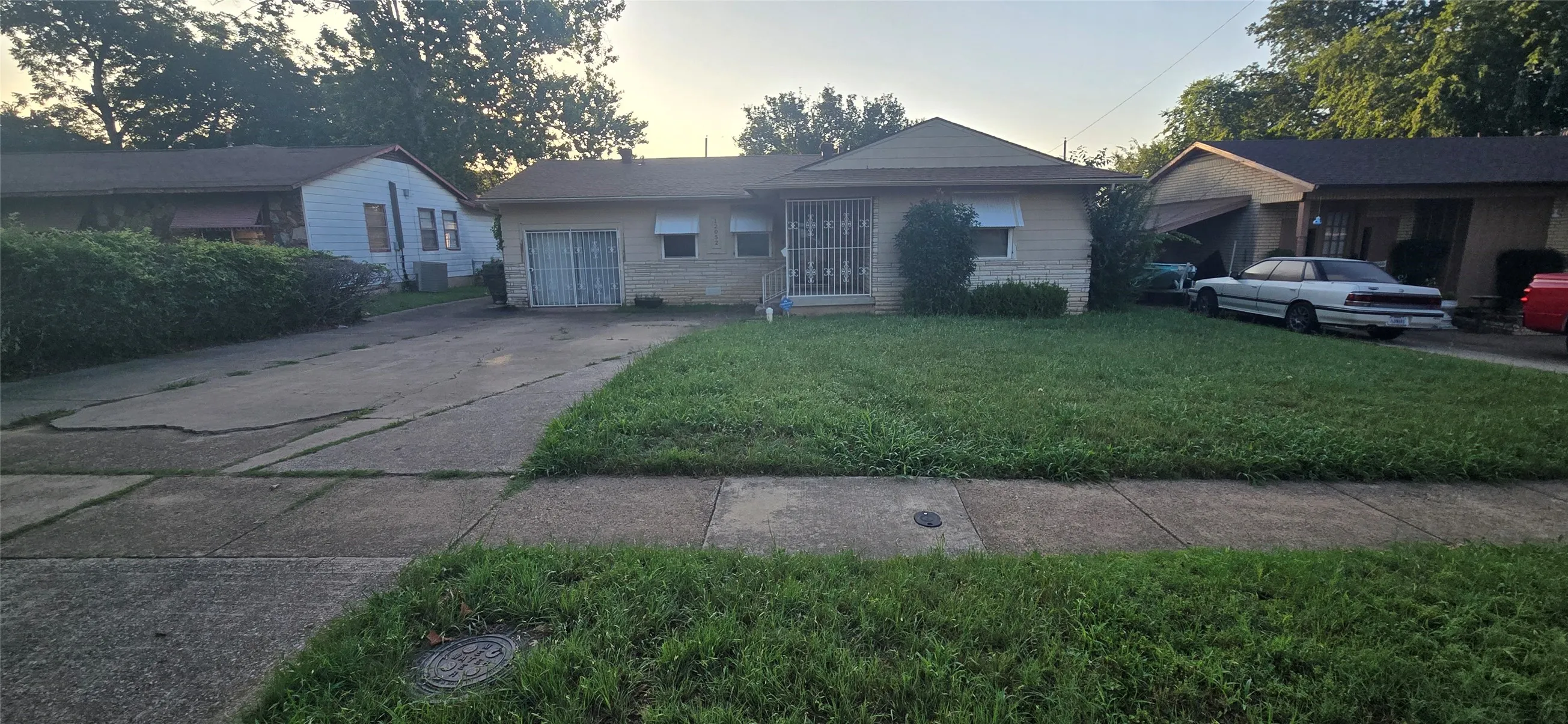 Single Family Residence For Sale in Dallas County , 12052 Bellafonte Drive, Dallas, Texas 75243, 4 Bedroom, 2 Bathroom, Garage spaces, 2,312 Sqft, built in 1955, mls#21287523, Real Estate Agent in Dallas, Homes For Sale in Dallas county, Homes For Sale in Dallas, Realtor in Dallas Texas, Real Estate Brokerage Independent Realty Texas, Luminita Cordes Realtor