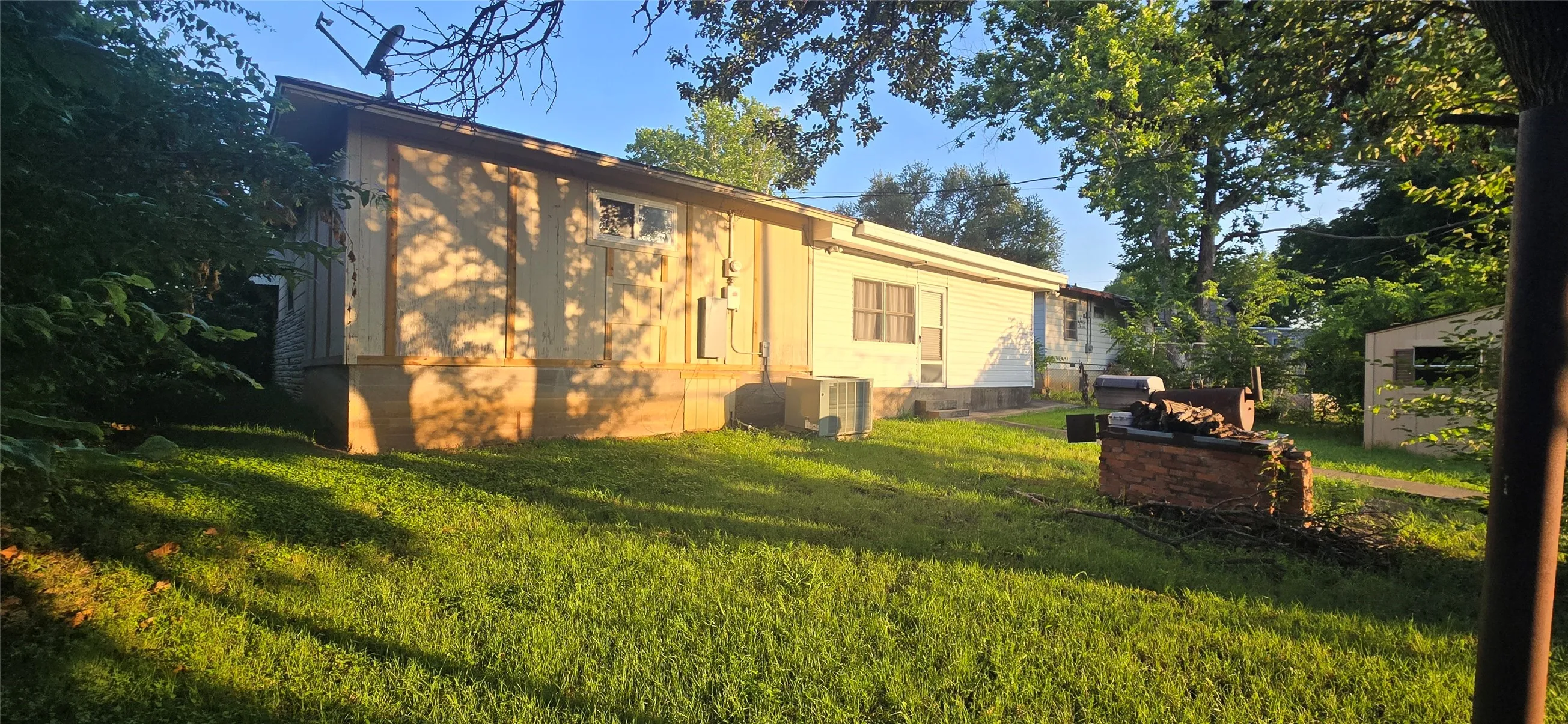 Single Family Residence For Sale in Dallas County , 12052 Bellafonte Drive, Dallas, Texas 75243, 4 Bedroom, 2 Bathroom, Garage spaces, 2,312 Sqft, built in 1955, mls#21287523, Real Estate Agent in Dallas, Homes For Sale in Dallas county, Homes For Sale in Dallas, Realtor in Dallas Texas, Real Estate Brokerage Independent Realty Texas, Luminita Cordes Realtor