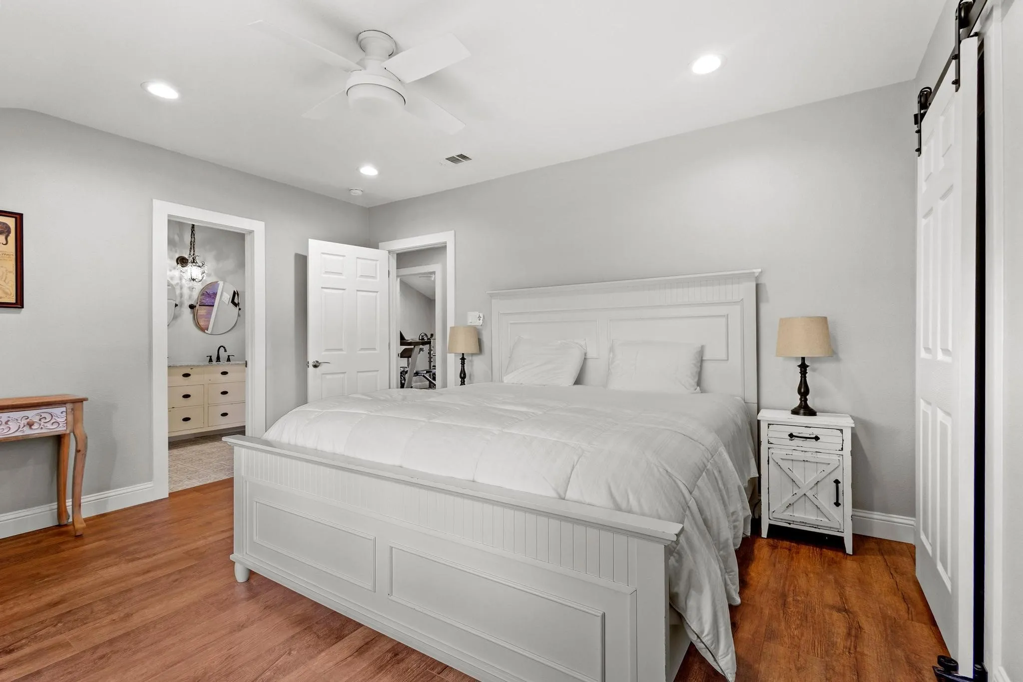 Single Family Residence For Sale in Fannin County , 11731 NW State Highway 11, Whitewright, Texas 75491, 3 Bedroom, 2 Bathroom, 2 Garage spaces, 2,400 Sqft, built in 1942, mls#21386507, Real Estate Agent in Whitewright, Homes For Sale in Fannin county, Homes For Sale in Whitewright, Realtor in Whitewright Texas, Real Estate Brokerage Independent Realty Texas, Luminita Cordes Realtor