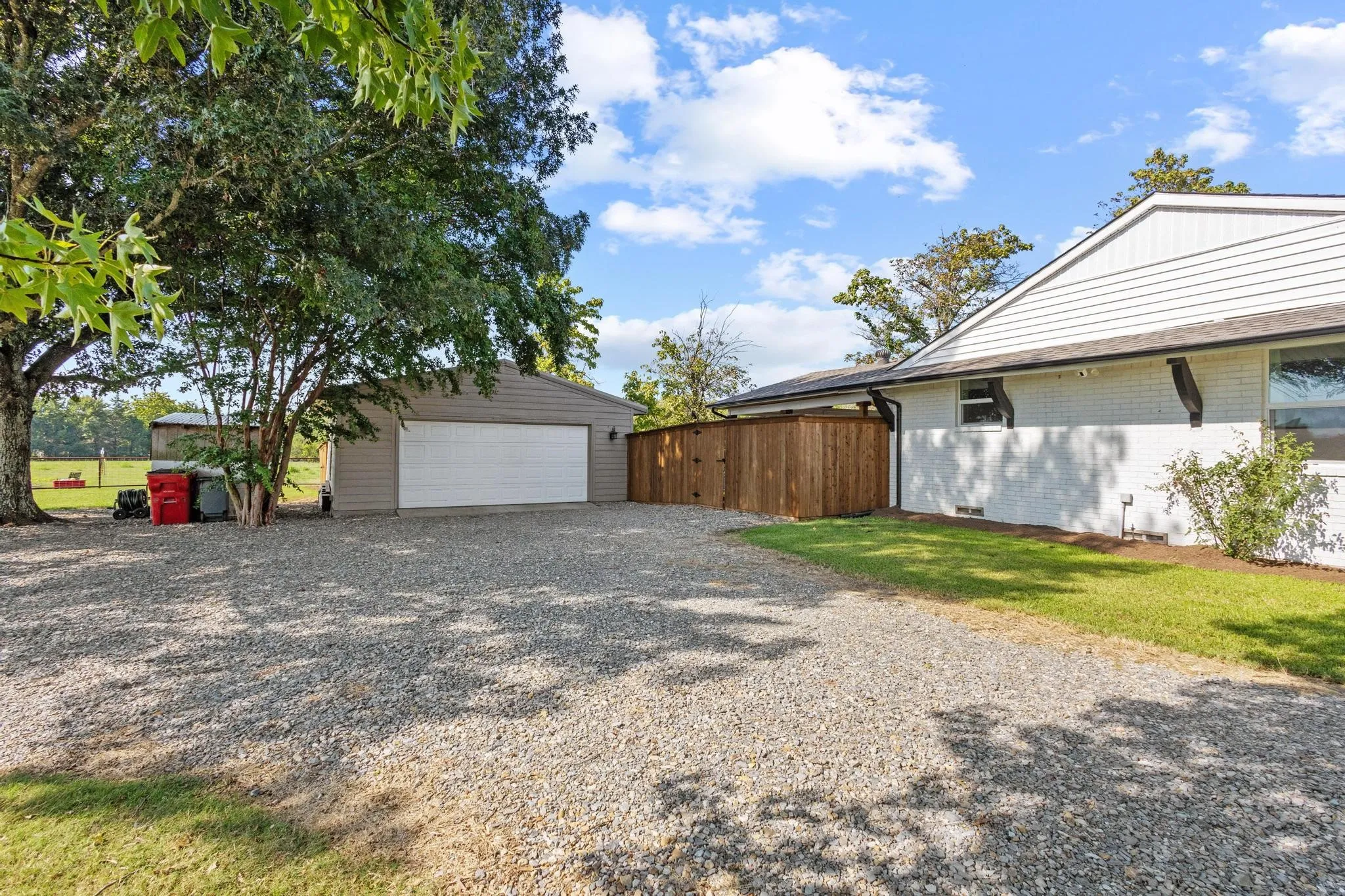 Single Family Residence For Sale in Fannin County , 11731 NW State Highway 11, Whitewright, Texas 75491, 3 Bedroom, 2 Bathroom, 2 Garage spaces, 2,400 Sqft, built in 1942, mls#21386507, Real Estate Agent in Whitewright, Homes For Sale in Fannin county, Homes For Sale in Whitewright, Realtor in Whitewright Texas, Real Estate Brokerage Independent Realty Texas, Luminita Cordes Realtor