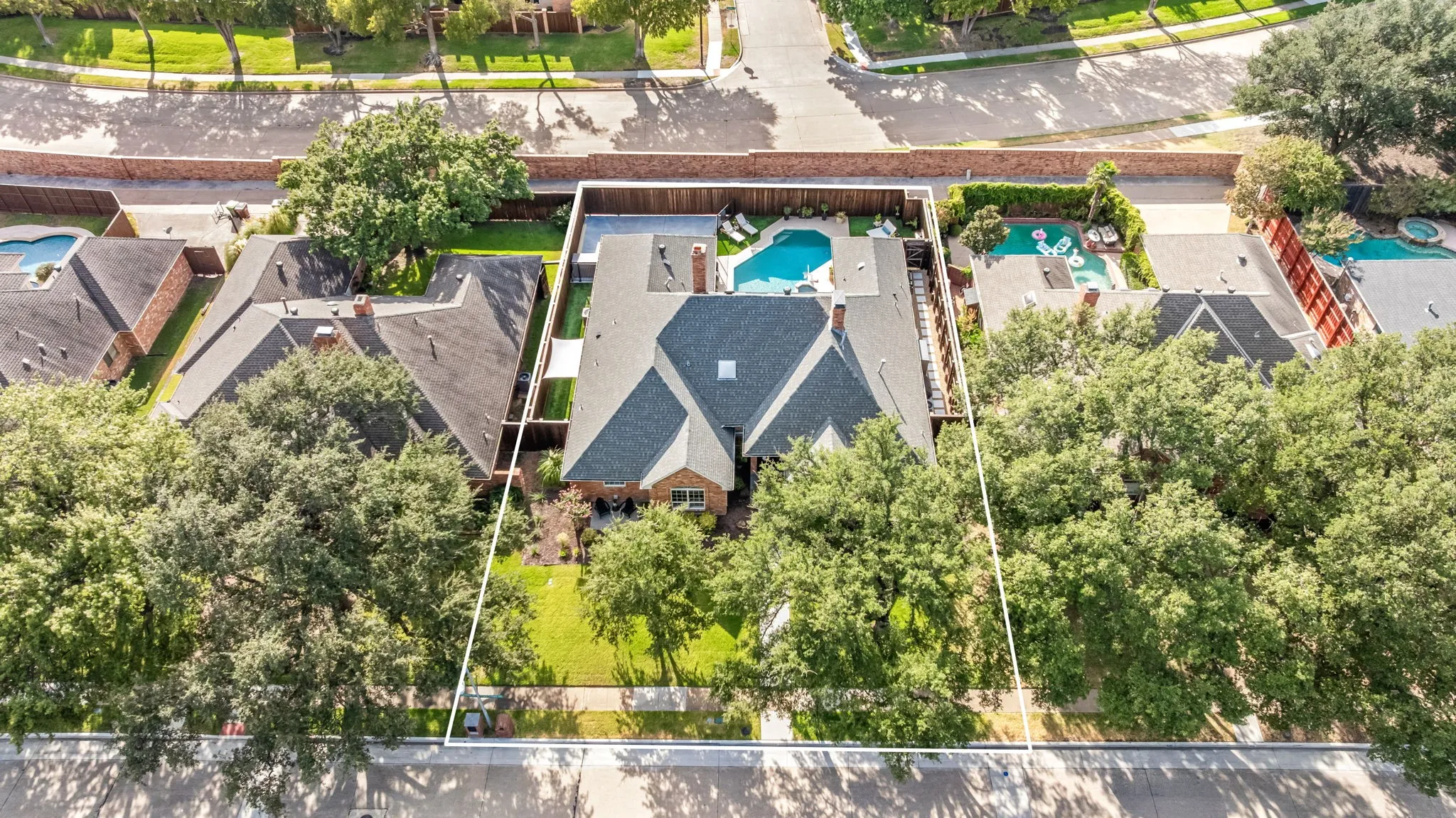 Single Family Residence For Sale in Collin County , 1801 Triple Crown Lane, Plano, Texas 75093, 4 Bedroom, 3 Bathroom, 2 Garage spaces, 2,923 Sqft, built in 1984, mls#21373476, Real Estate Agent in Plano, Homes For Sale in Collin county, Homes For Sale in Plano, Realtor in Plano Texas, Real Estate Brokerage Independent Realty Texas, Luminita Cordes Realtor