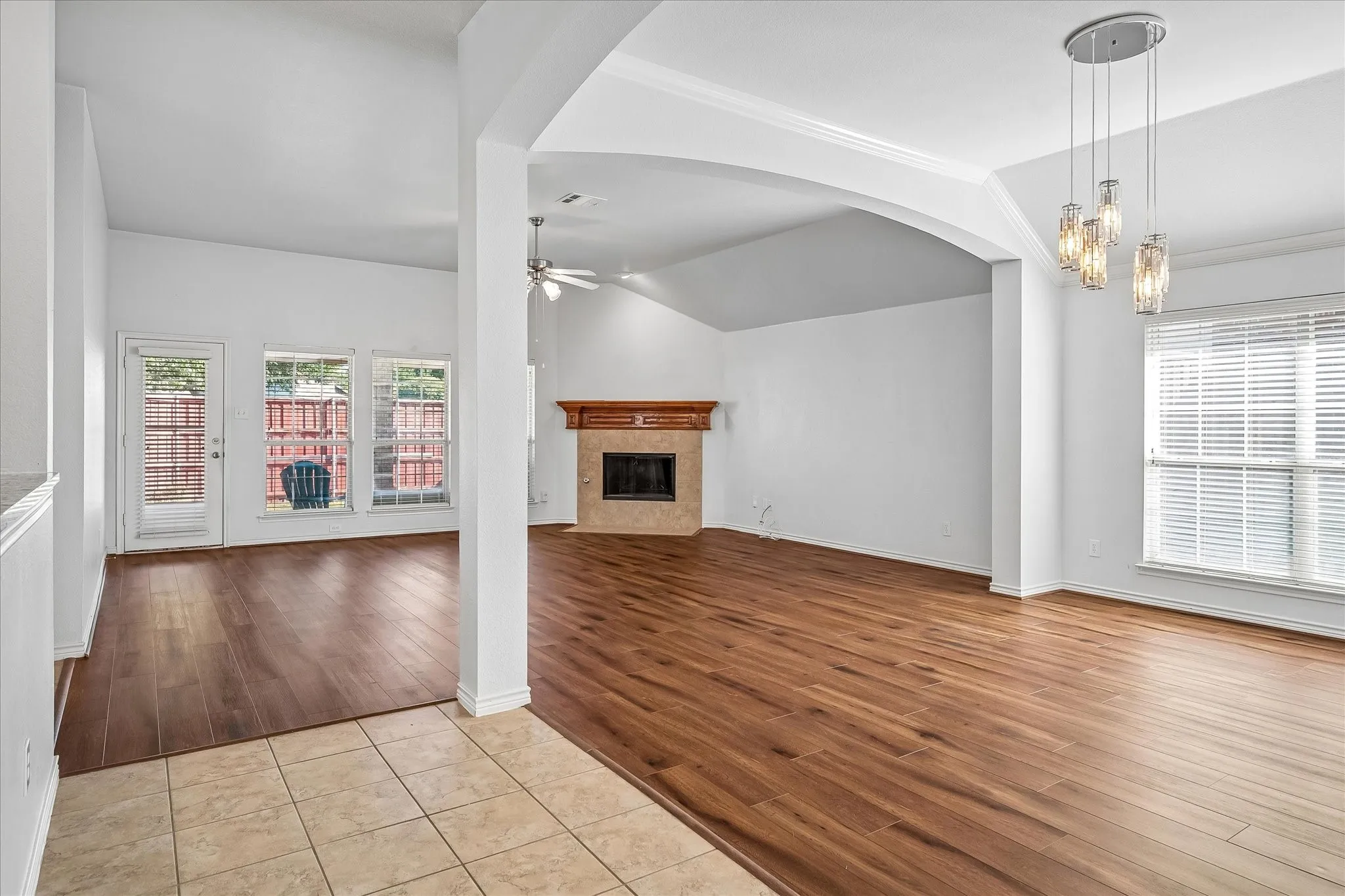 Single Family Residence For Sale in Collin County , 8016 Silverado Trail, Mc Kinney, Texas 75070, 4 Bedroom, 2 Bathroom, 2 Garage spaces, 2,229 Sqft, built in 2006, mls#21389202, Real Estate Agent in Mc Kinney, Homes For Sale in Collin county, Homes For Sale in Mc Kinney, Realtor in Mc Kinney Texas, Real Estate Brokerage Independent Realty Texas, Luminita Cordes Realtor