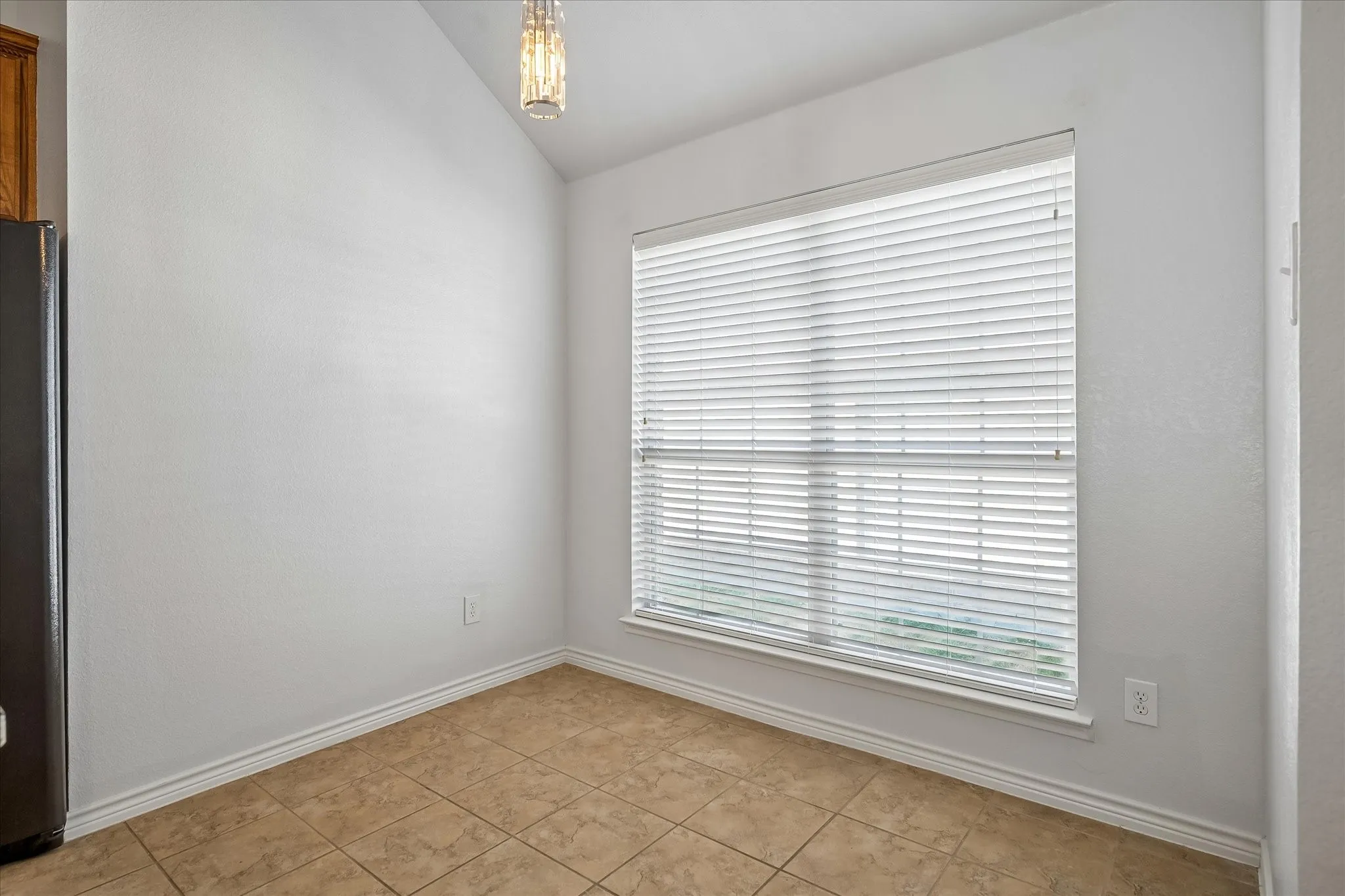 Single Family Residence For Sale in Collin County , 8016 Silverado Trail, Mc Kinney, Texas 75070, 4 Bedroom, 2 Bathroom, 2 Garage spaces, 2,229 Sqft, built in 2006, mls#21389202, Real Estate Agent in Mc Kinney, Homes For Sale in Collin county, Homes For Sale in Mc Kinney, Realtor in Mc Kinney Texas, Real Estate Brokerage Independent Realty Texas, Luminita Cordes Realtor
